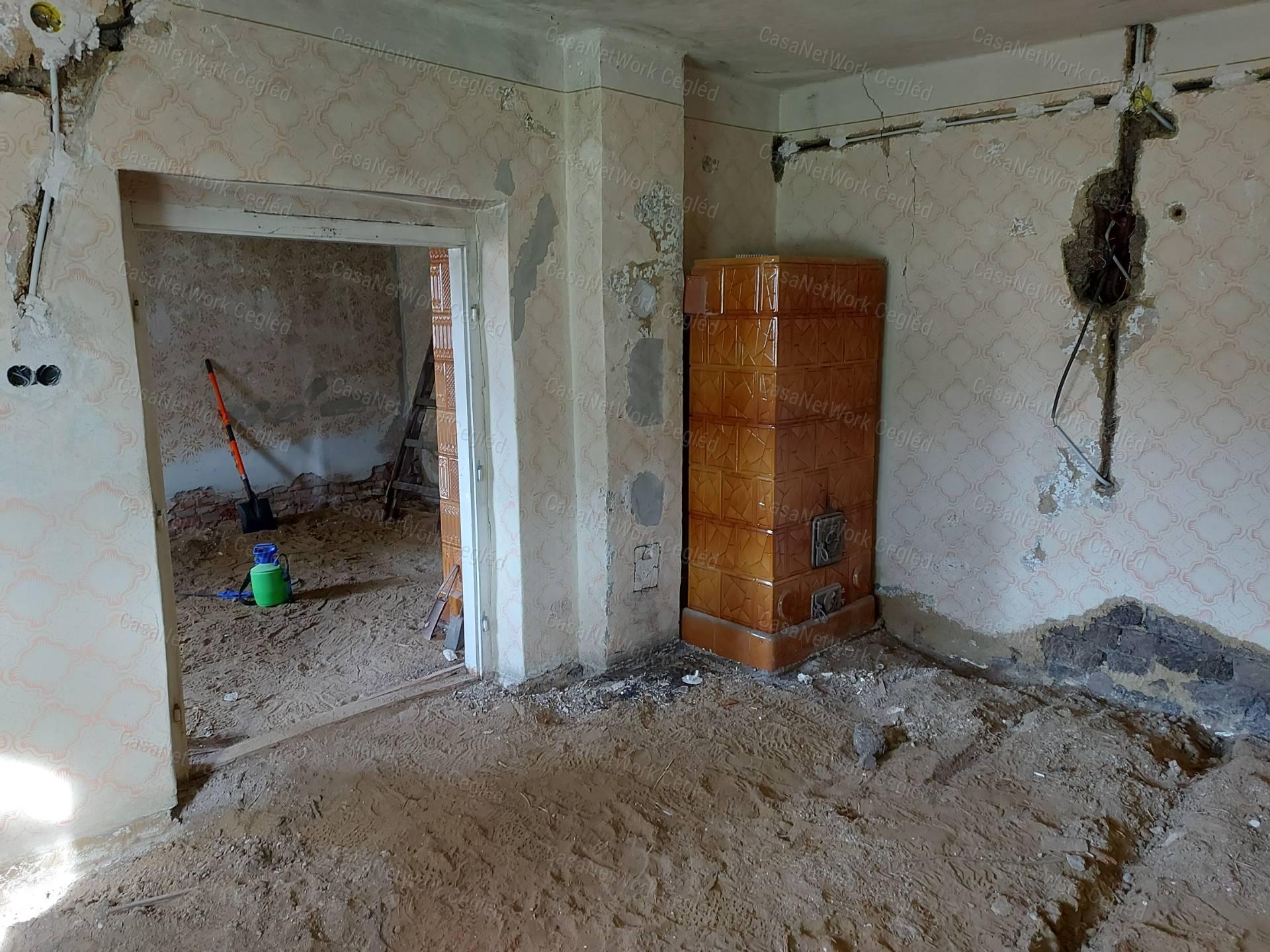 ELADÓ ABÁDSZALÓKON 110 m2 CSALÁDI HÁZ