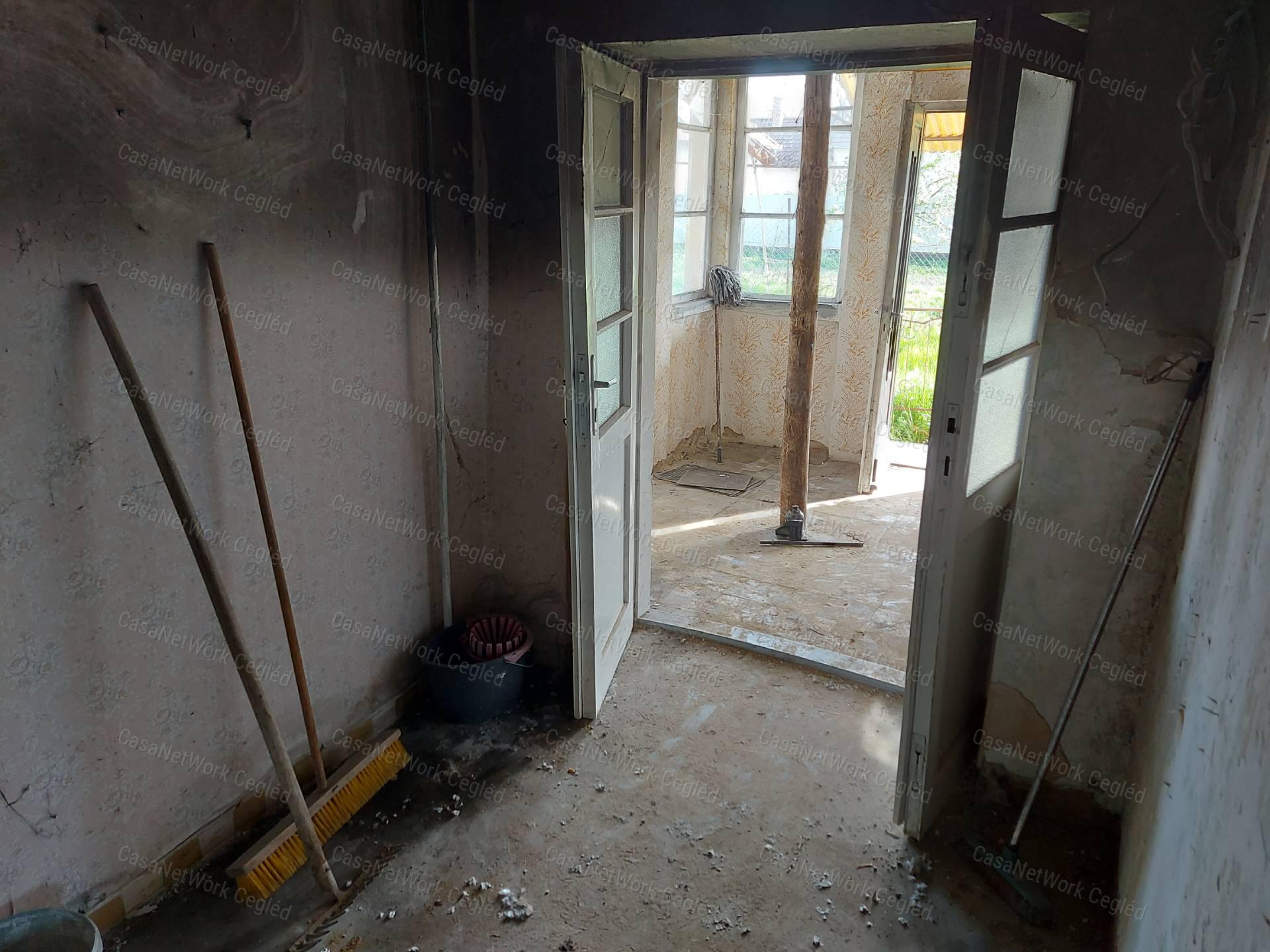 ELADÓ ABÁDSZALÓKON 110 m2 CSALÁDI HÁZ