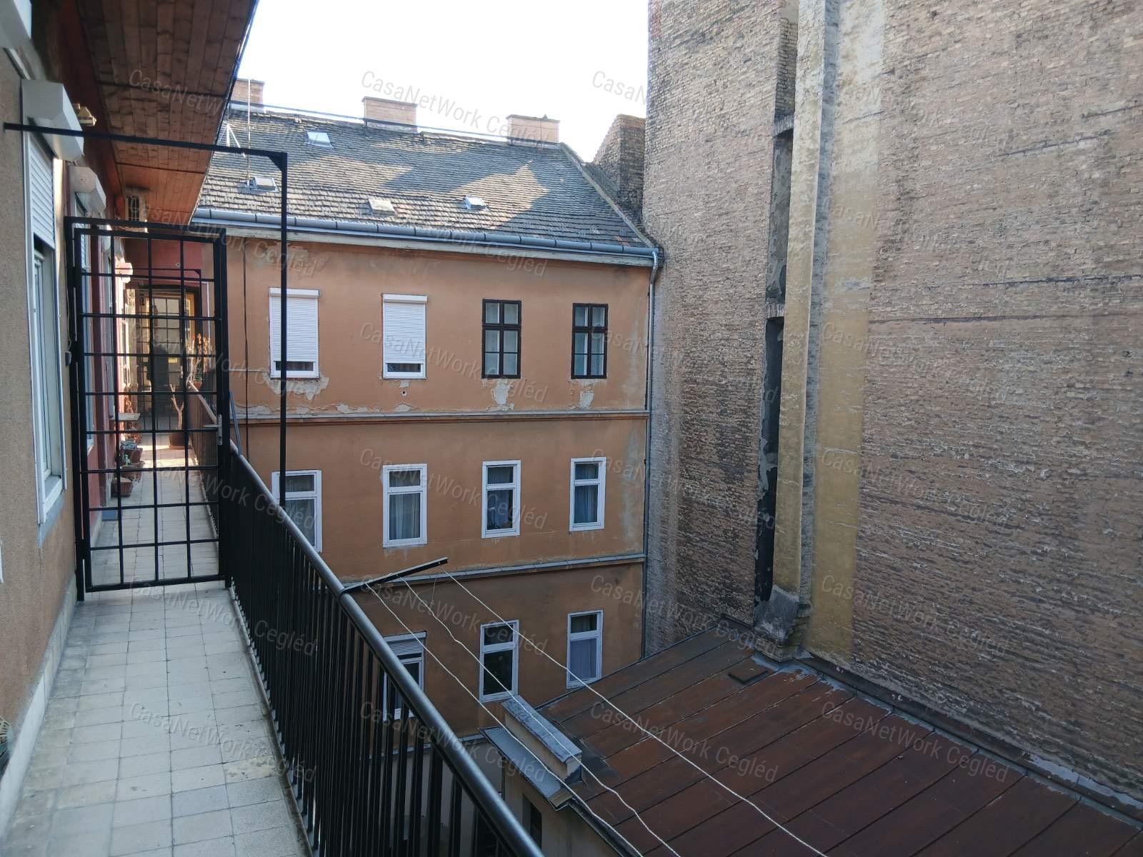 ELADÓ BUDAPESTI VII. ker 58 m2-es NAGYPOLGÁRI LAKÁS