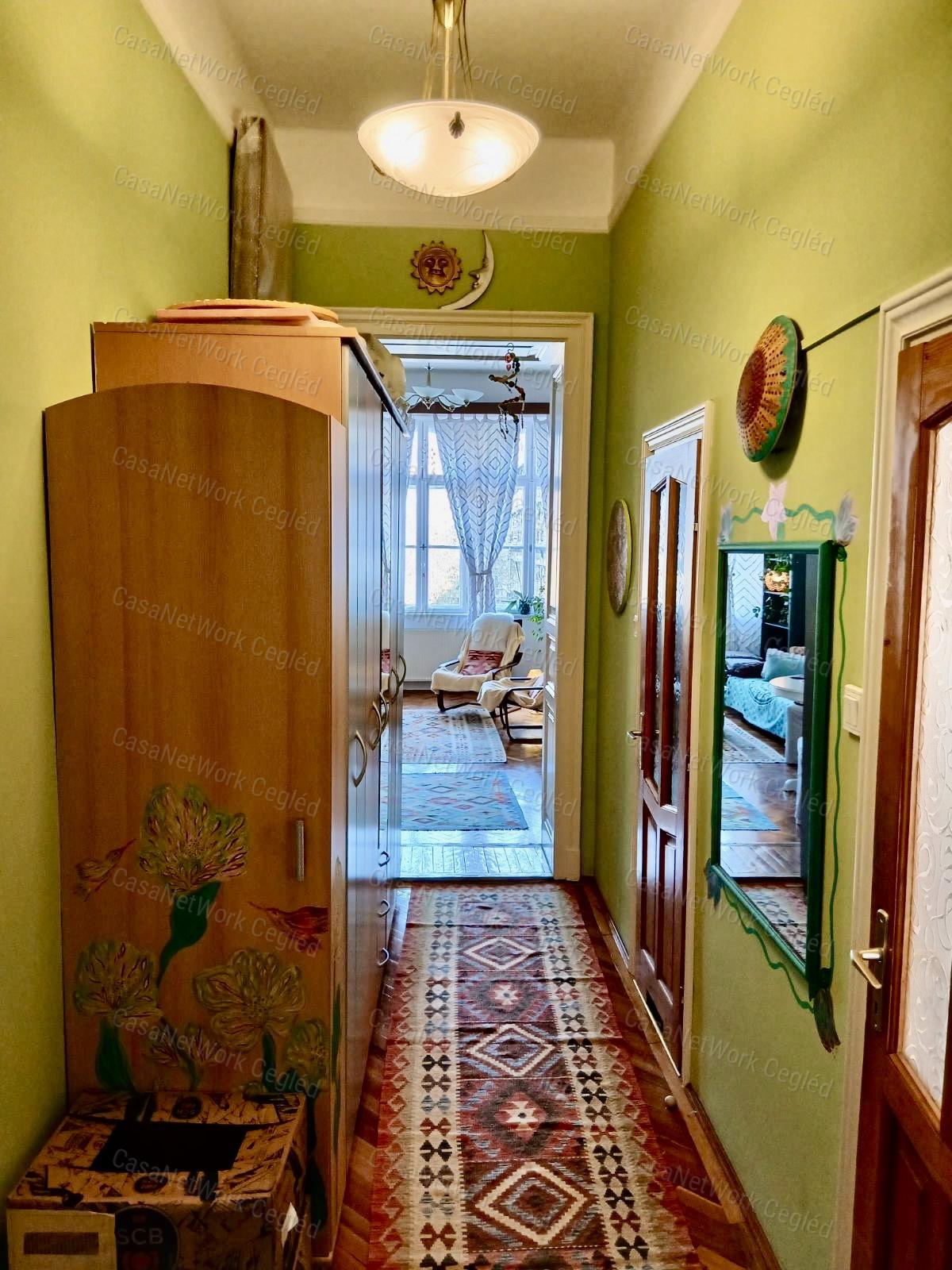 ELADÓ BUDAPESTI VII. ker 58 m2-es NAGYPOLGÁRI LAKÁS