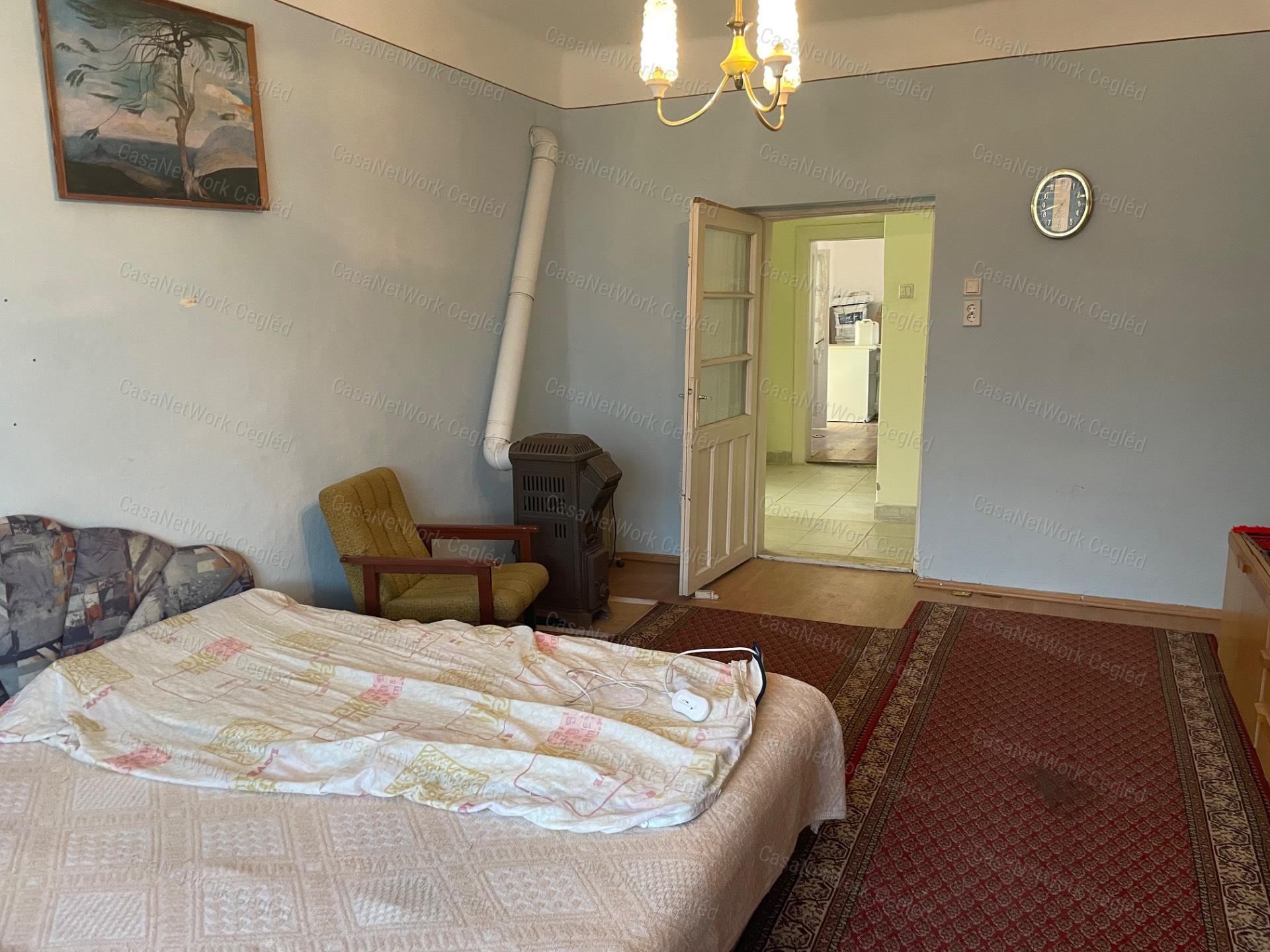 Tiszaföldváron családi ház eladó