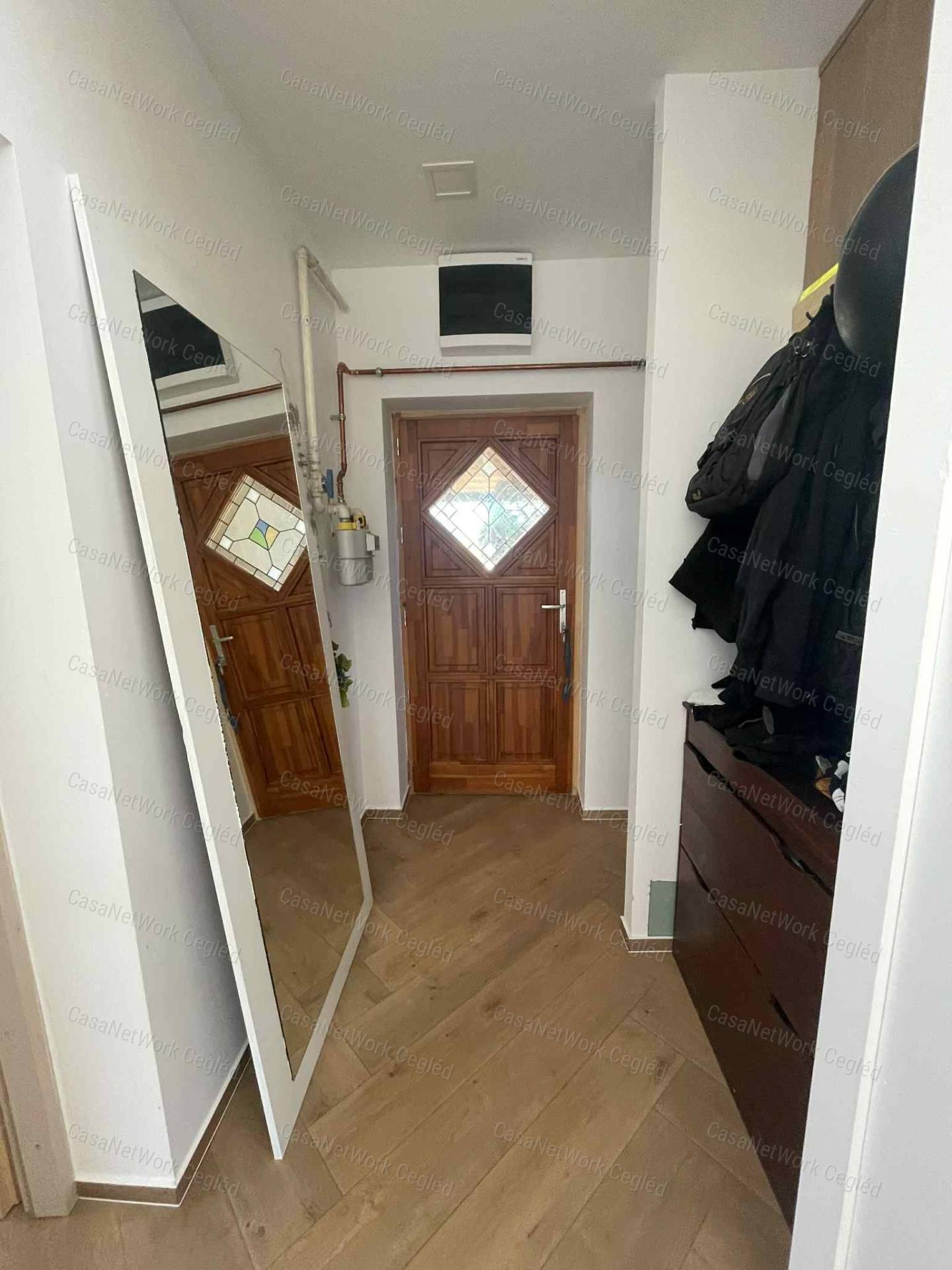 Természetközeli teljesen felújított családi ház eladó