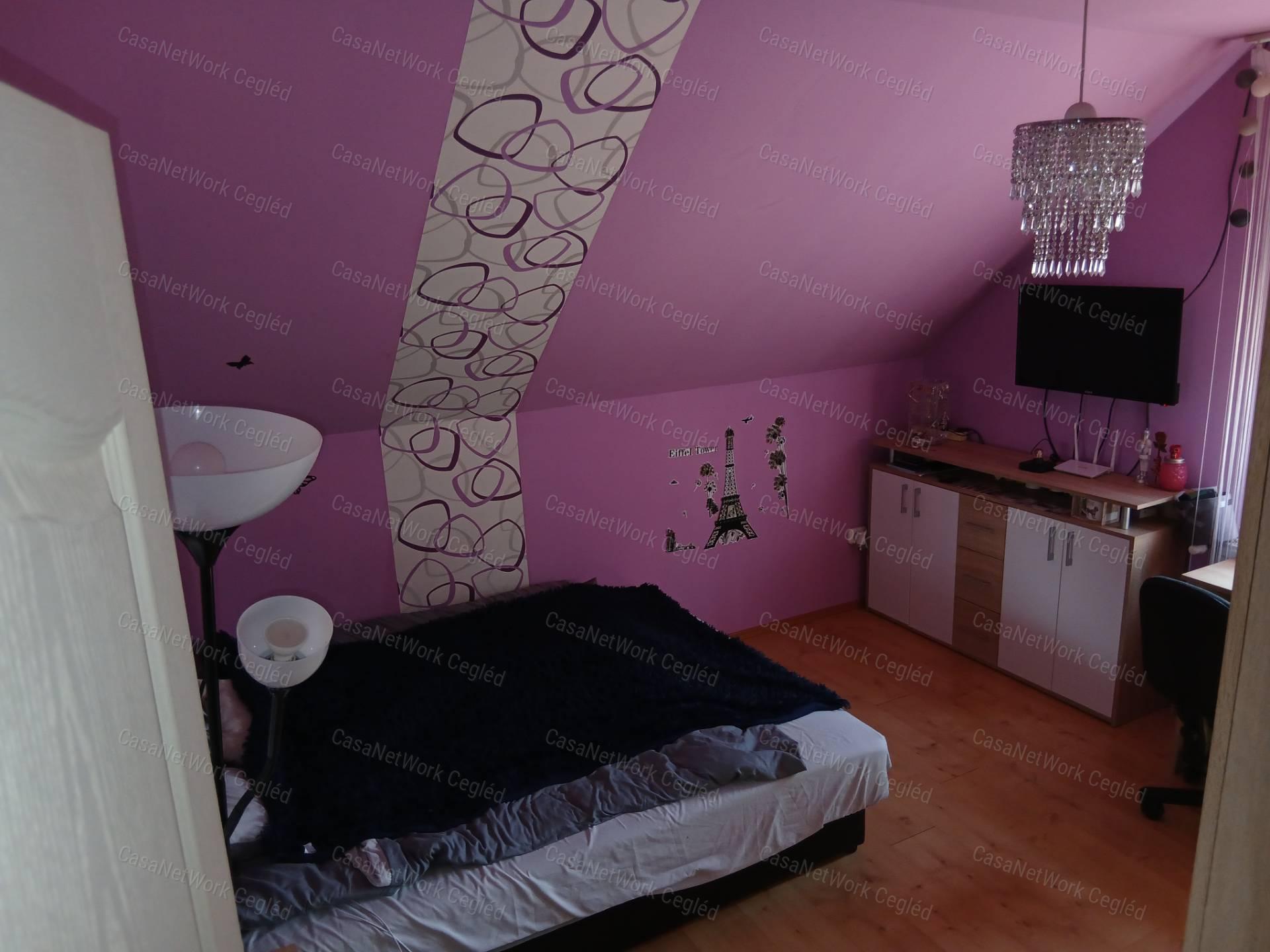 ELADÓ Pilisi 170 m2-es családi ház
