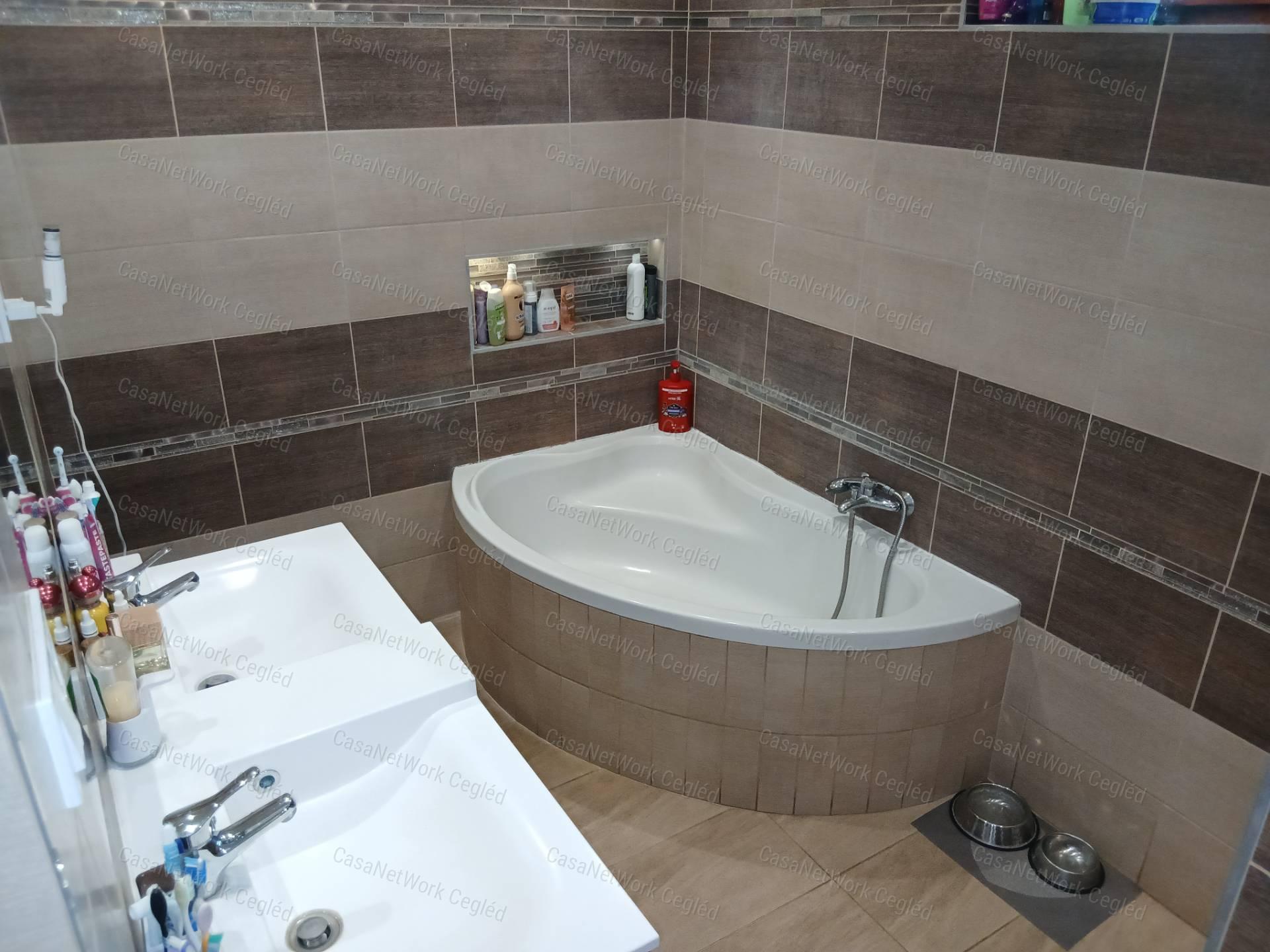 ELADÓ Pilisi 170 m2-es családi ház