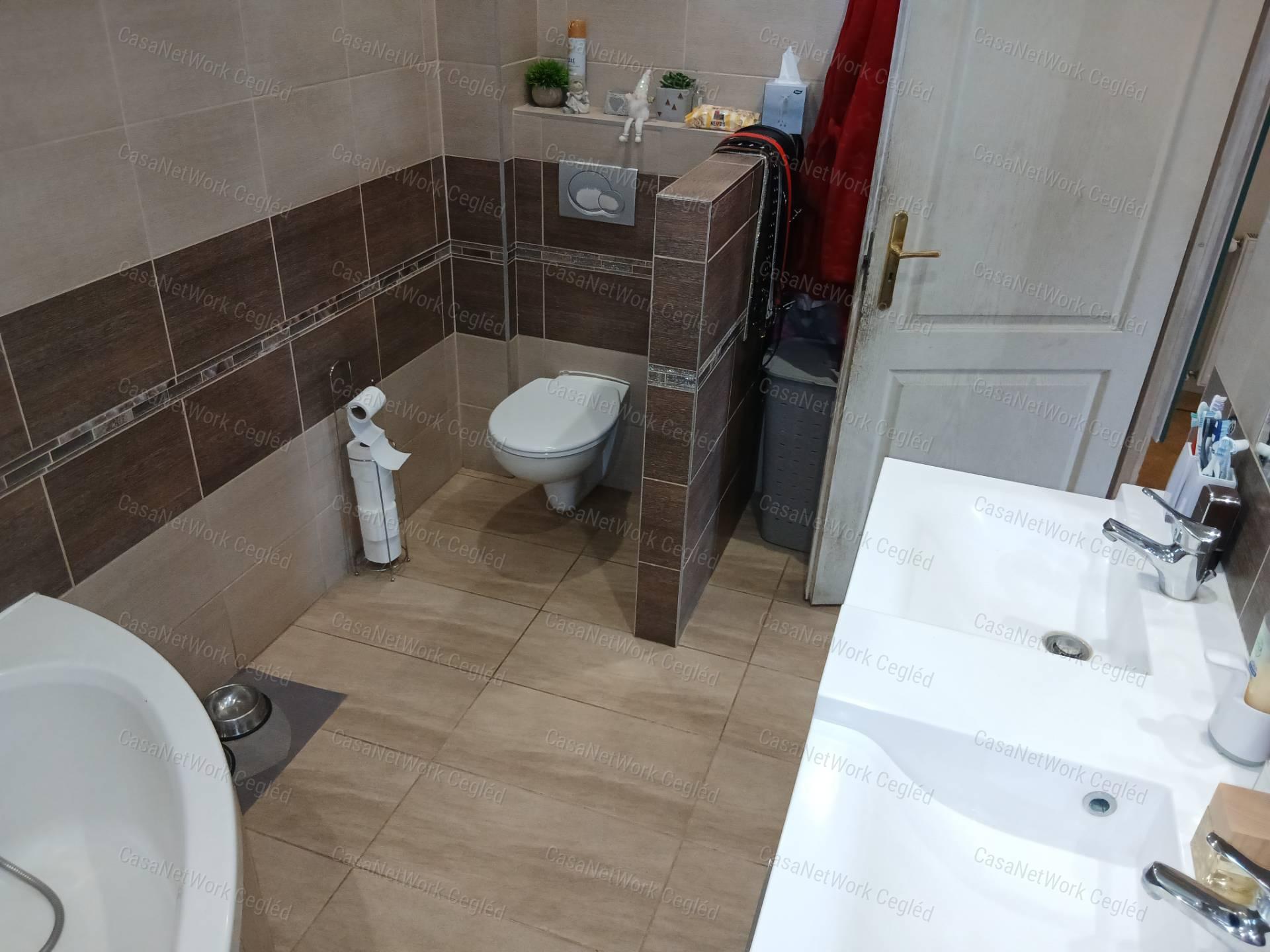ELADÓ Pilisi 170 m2-es családi ház