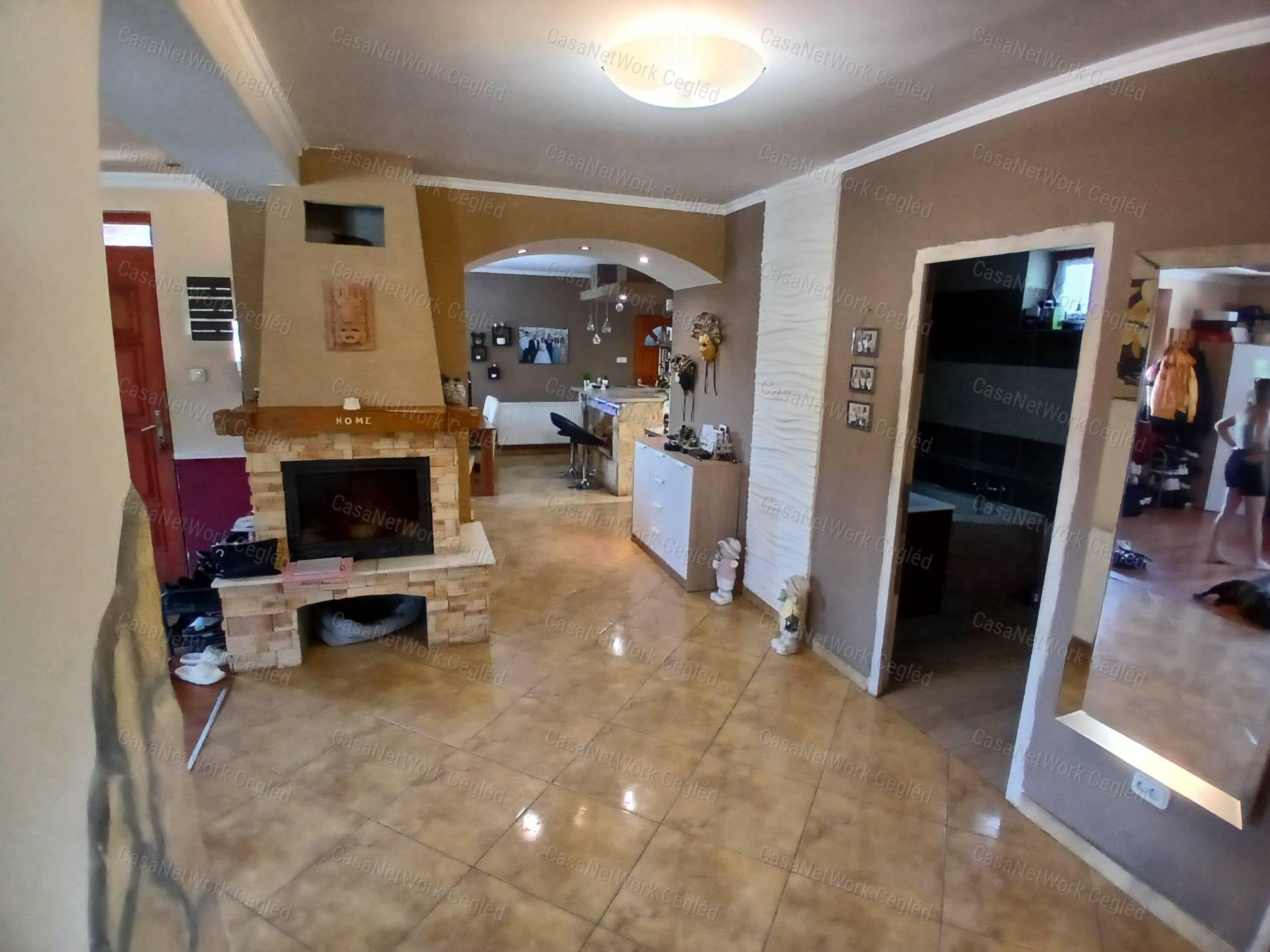 ELADÓ Pilisi 170 m2-es családi ház
