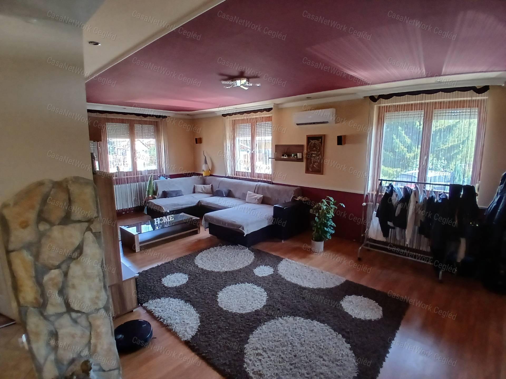 ELADÓ Pilisi 170 m2-es családi ház