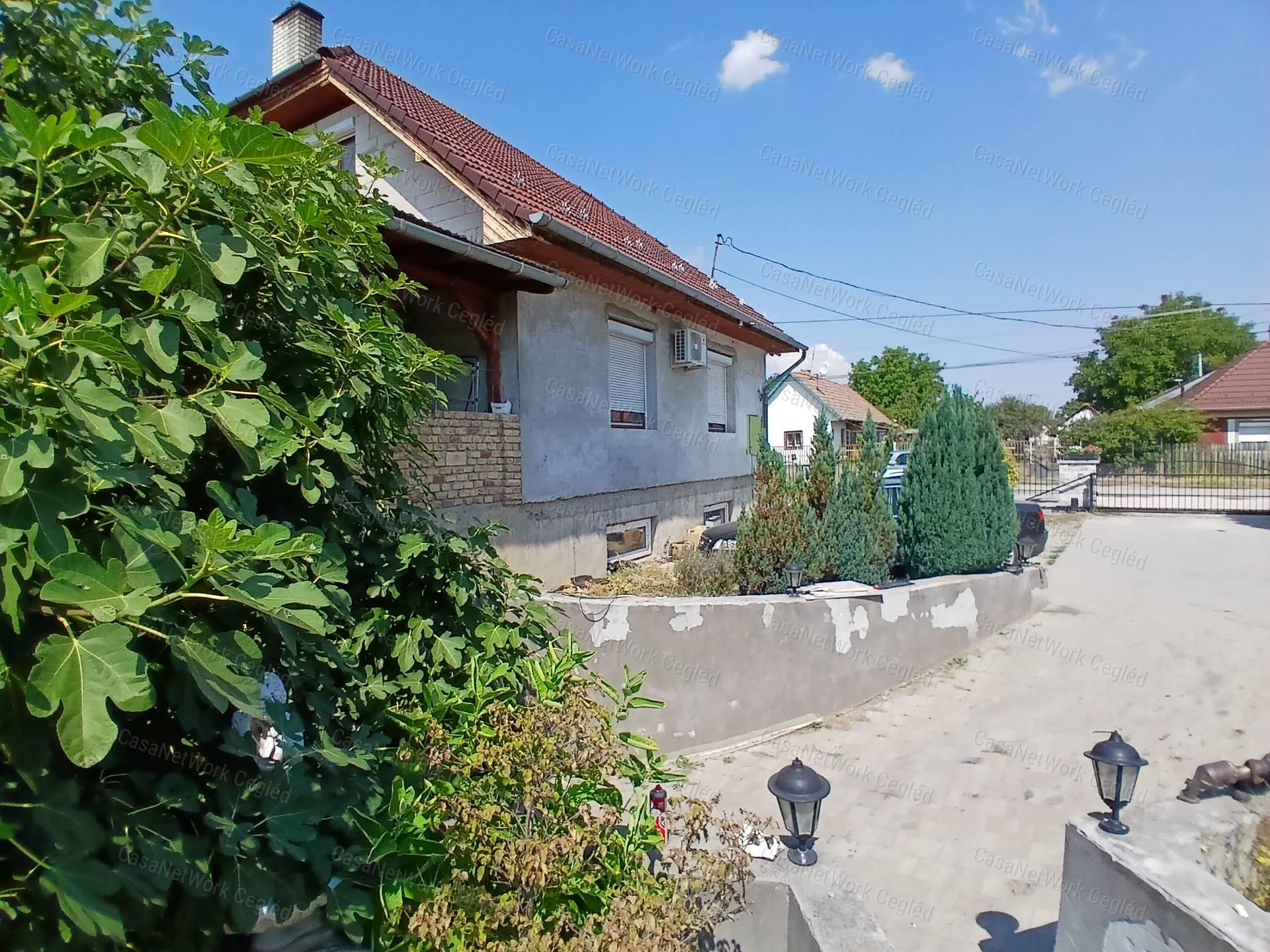 ELADÓ Pilisi 170 m2-es családi ház