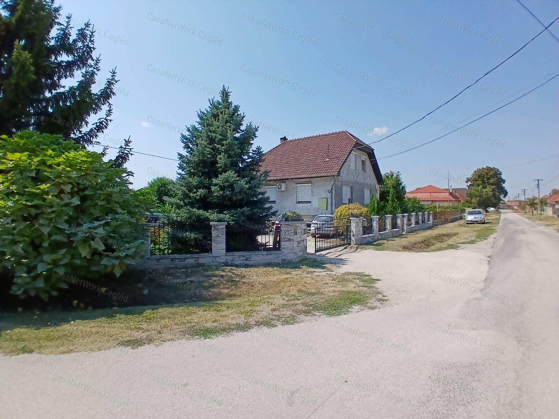 ELADÓ Pilisi 170 m2-es családi ház