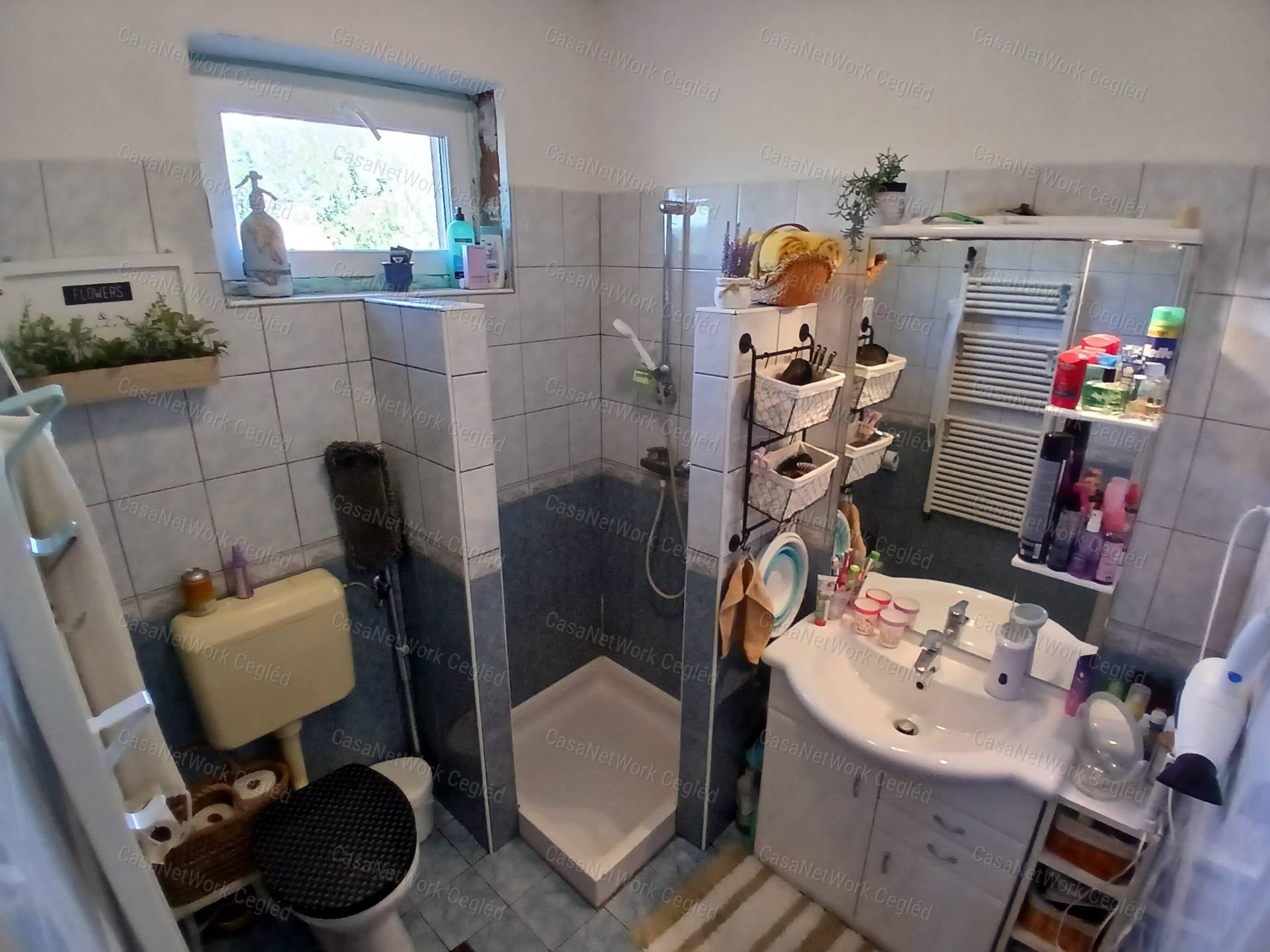 Eladó Csemő-Zöldhalom-ban Zártkerti 88 m2 családi ház.