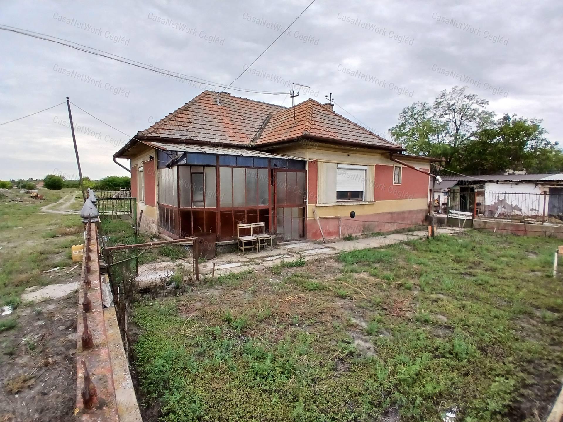 Eladó Ceglédi 69 m2 Családi Ház.