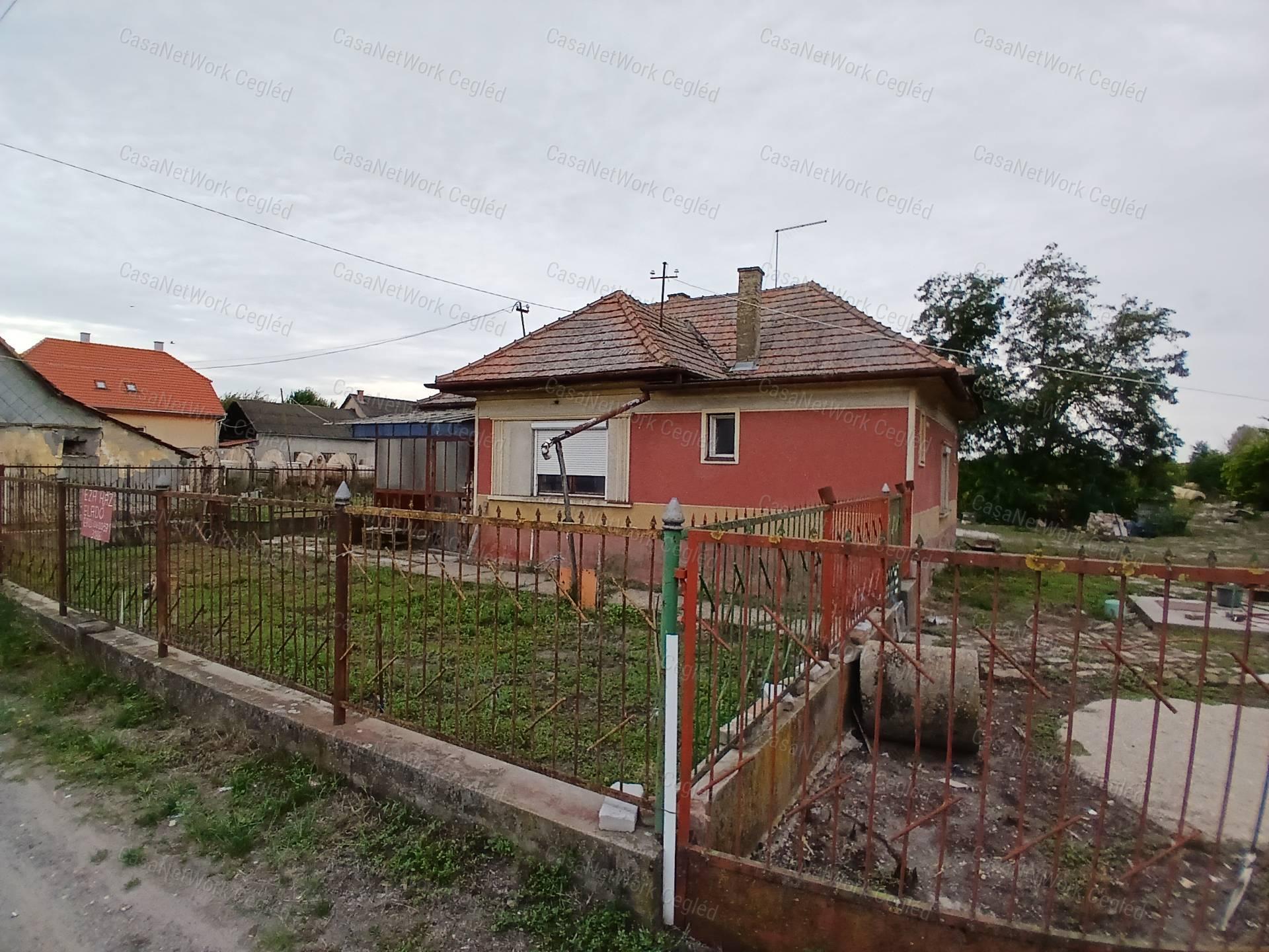 Eladó Ceglédi 69 m2 Családi Ház.