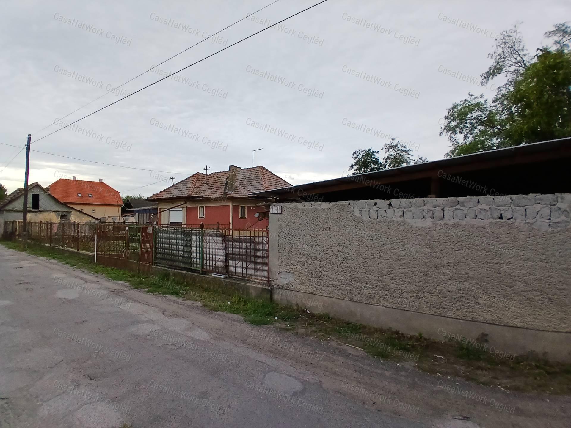 Eladó Ceglédi 69 m2 Családi Ház.