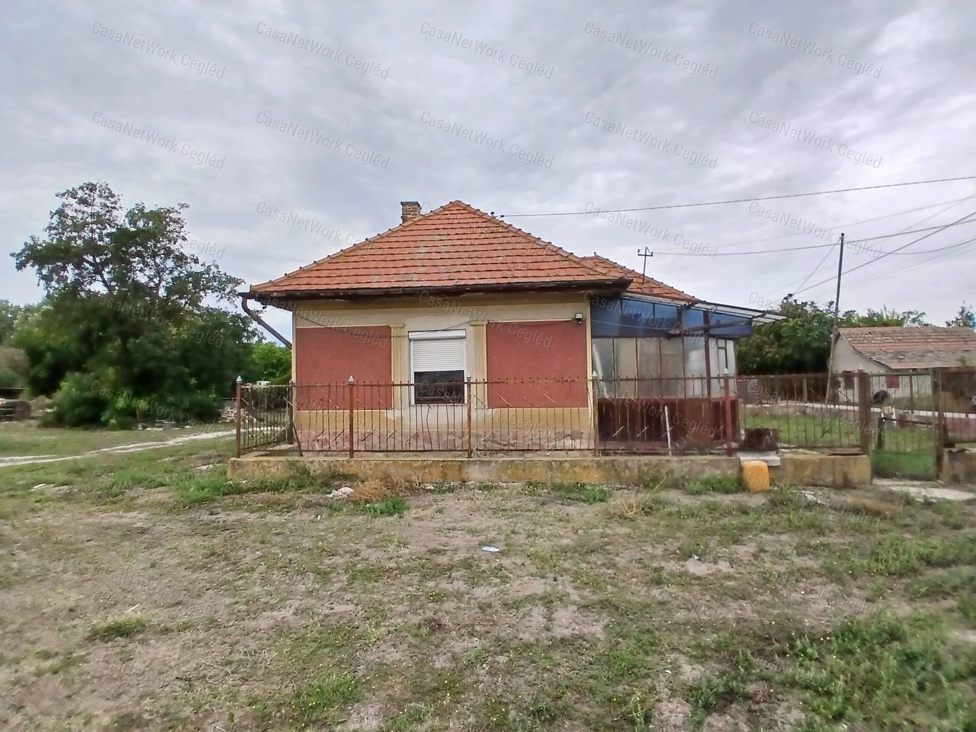 Eladó Ceglédi 69 m2 Családi Ház.