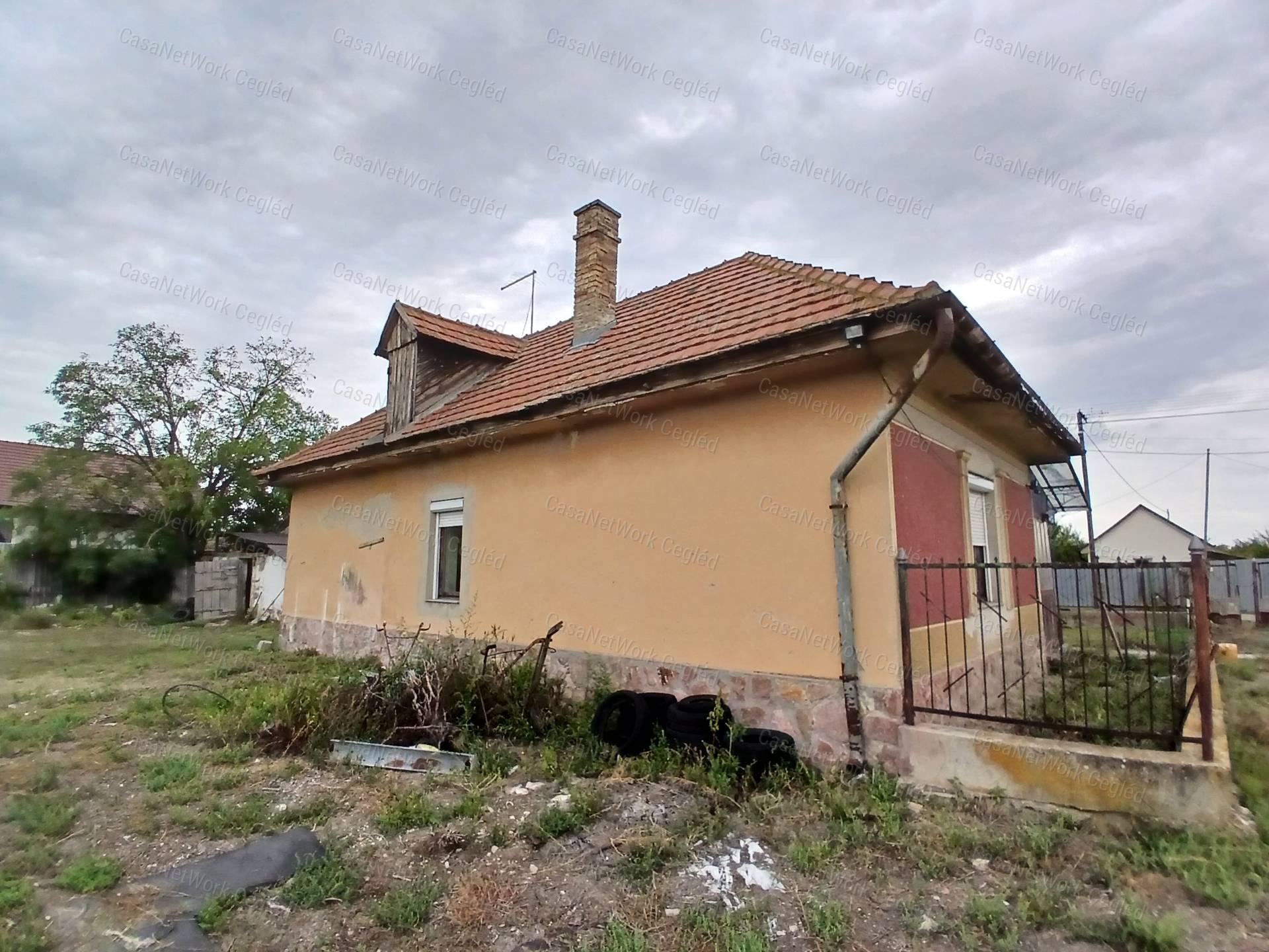 Eladó Ceglédi 69 m2 Családi Ház.