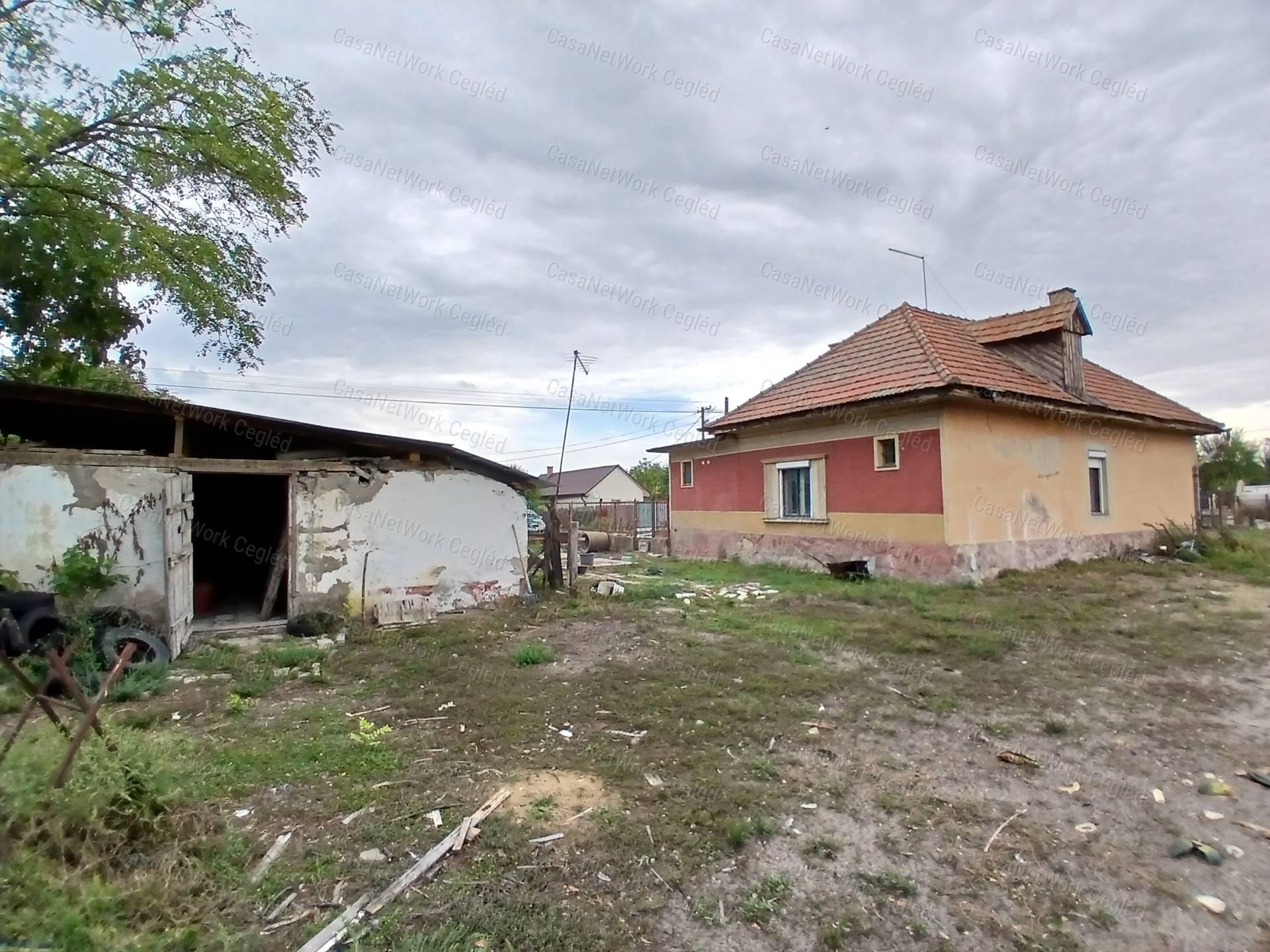 Eladó Ceglédi 69 m2 Családi Ház.