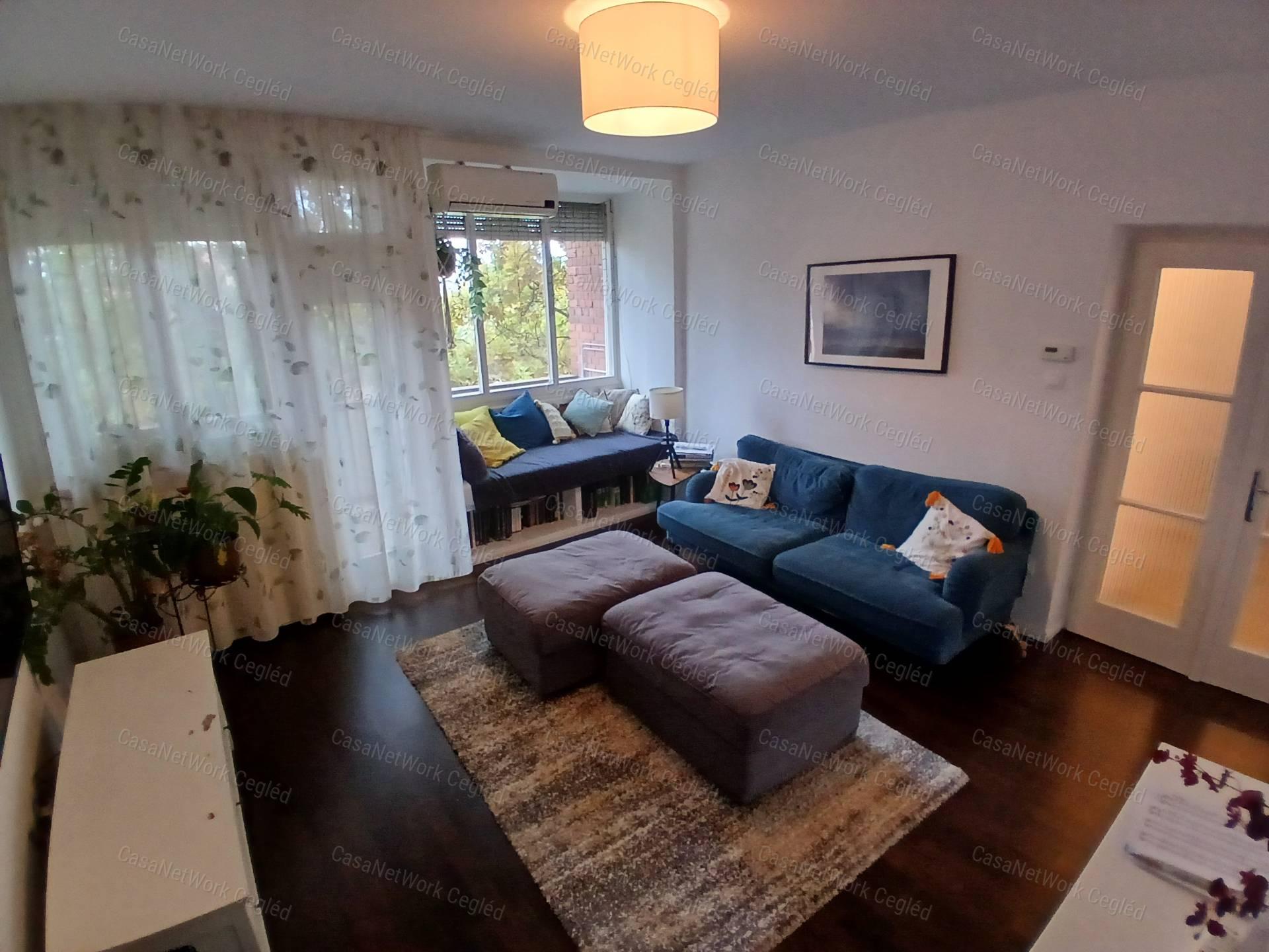 Eladó ceglédi 83 m2 tégla lakás.