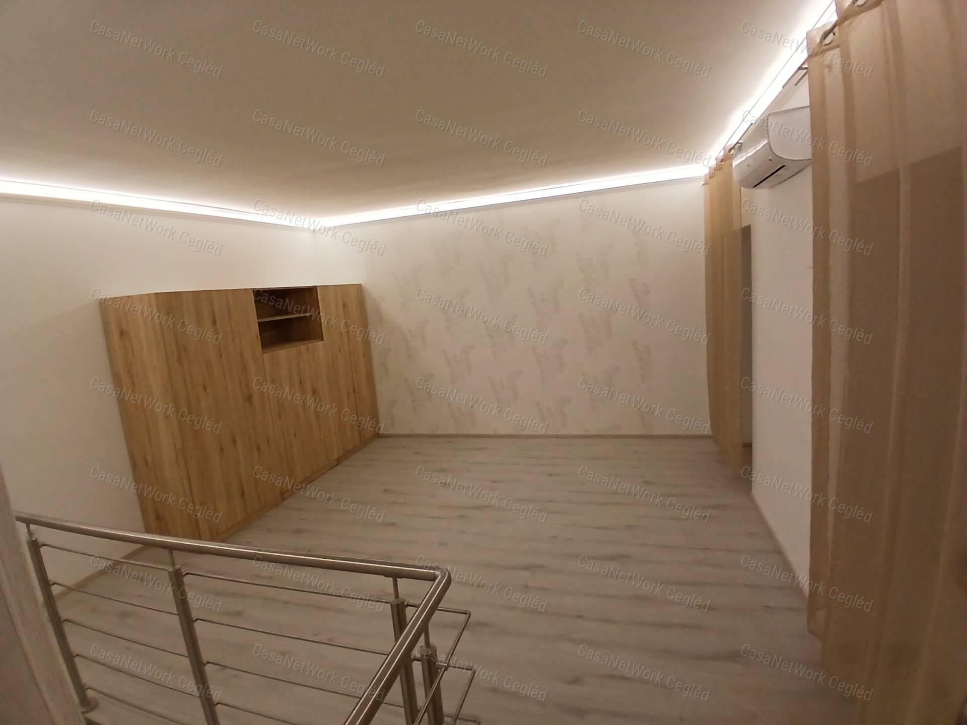 Eladó Budapesi Lipotvárosi 64 m2 tégla lakás.