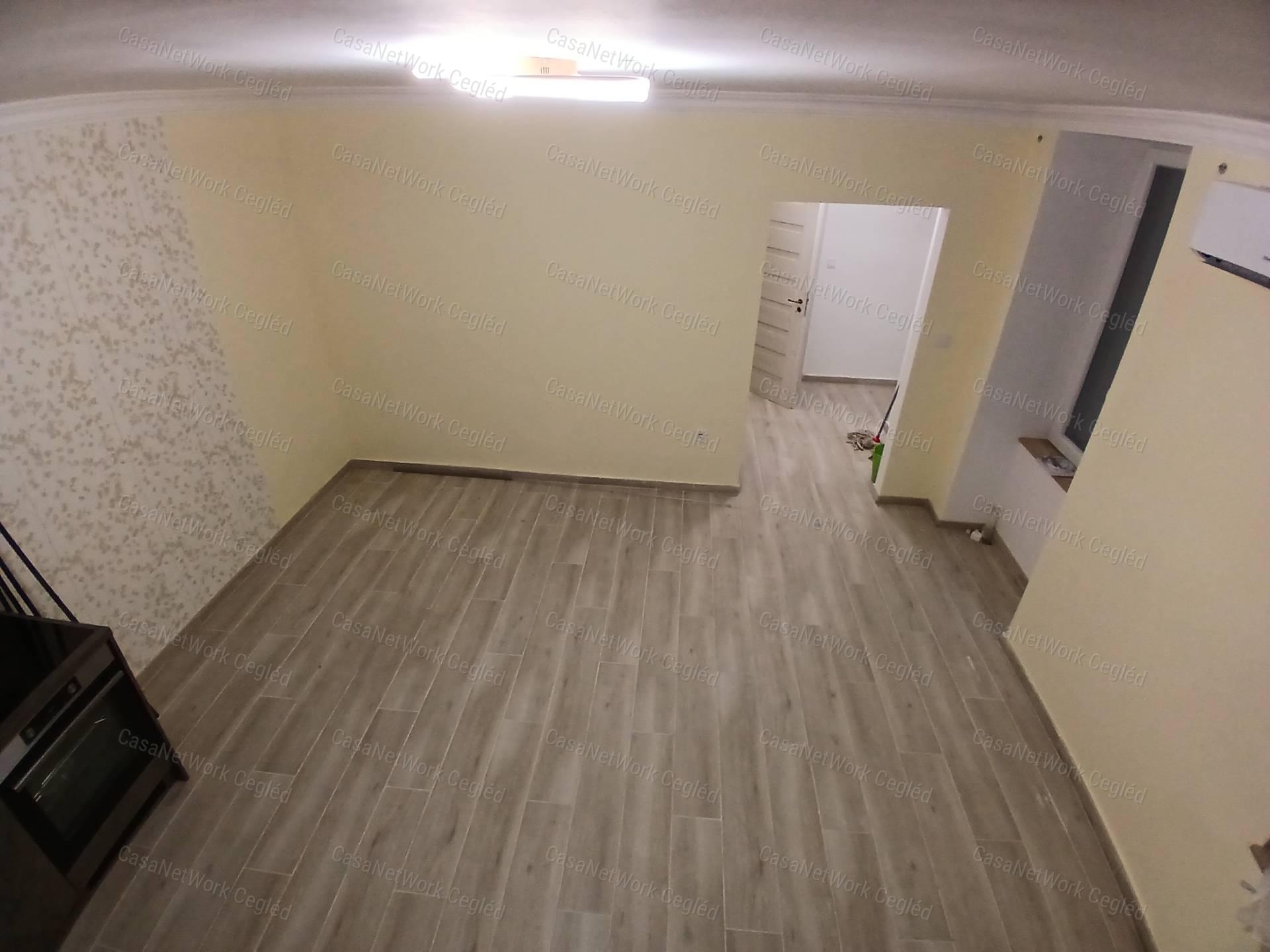 Eladó Budapesi Lipotvárosi 64 m2 tégla lakás.