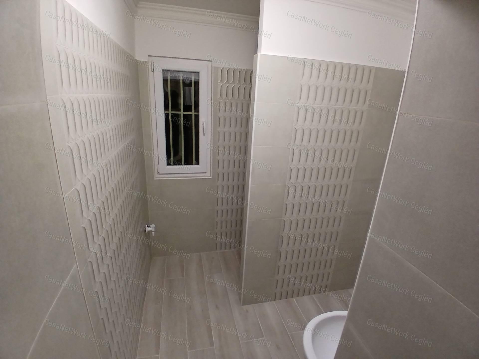 Eladó Budapesi Lipotvárosi 64 m2 tégla lakás.