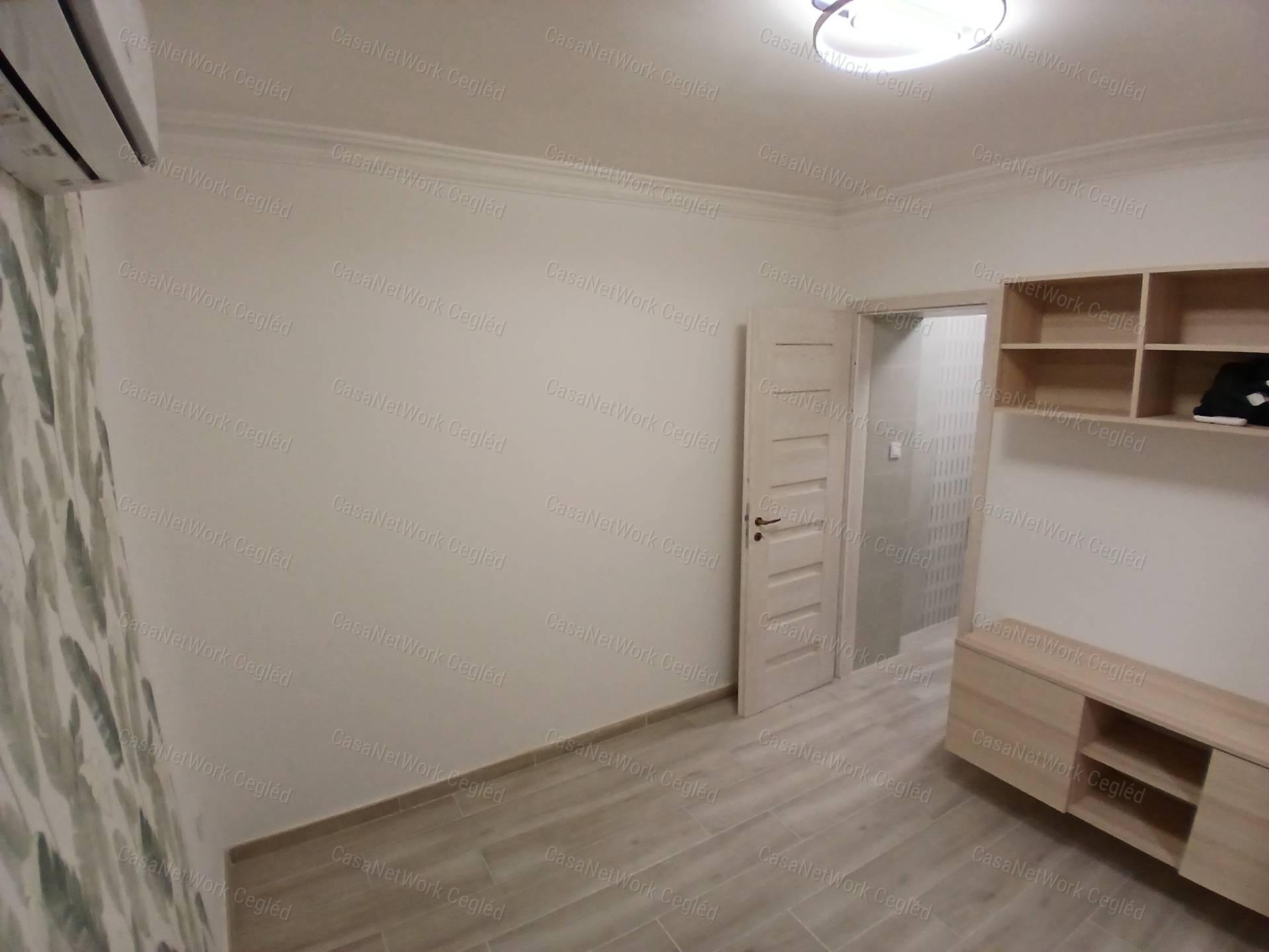 Eladó Budapesi Lipotvárosi 64 m2 tégla lakás.