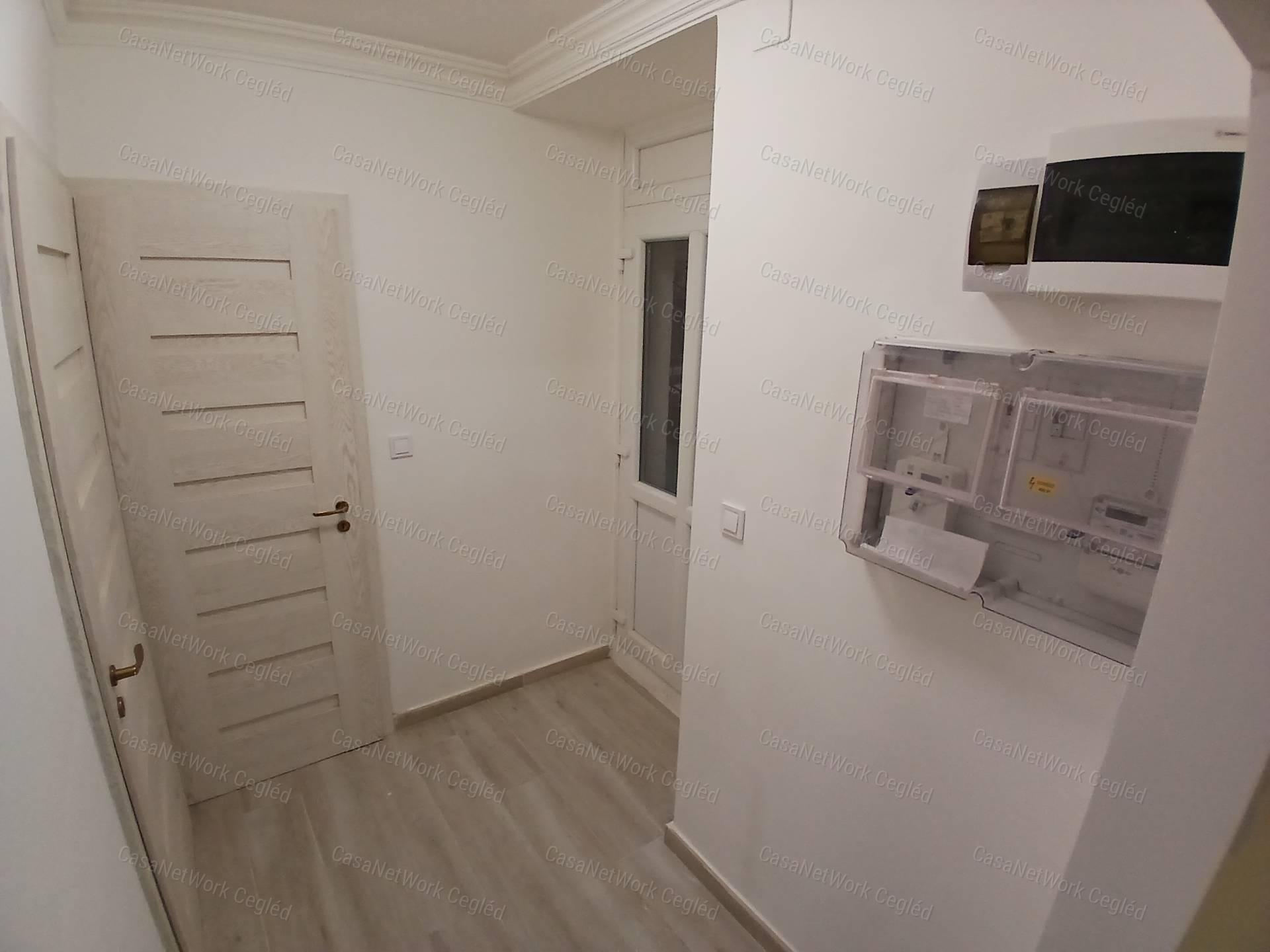 Eladó Budapesi Lipotvárosi 64 m2 tégla lakás.