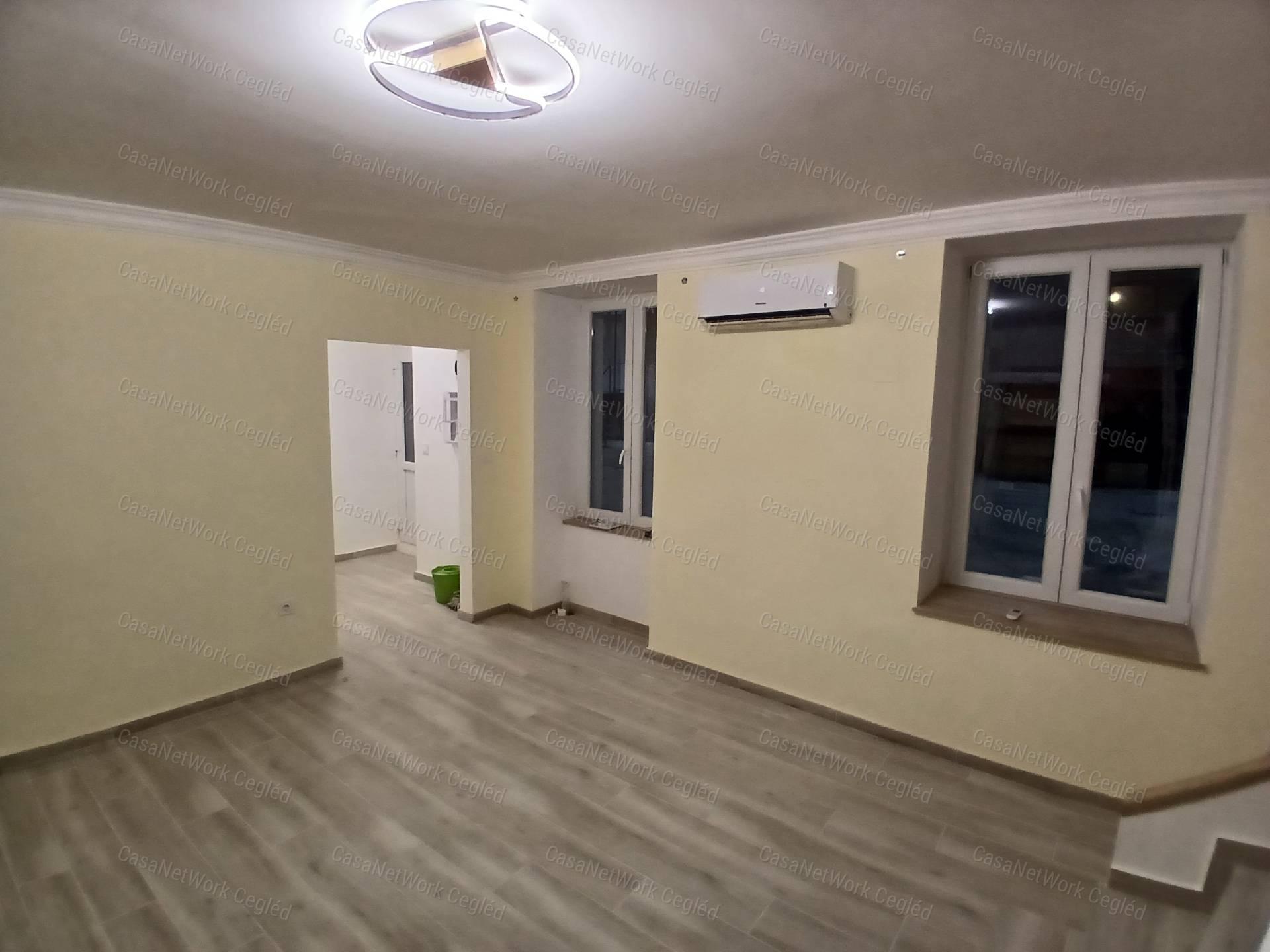 Eladó Budapesi Lipotvárosi 64 m2 tégla lakás.
