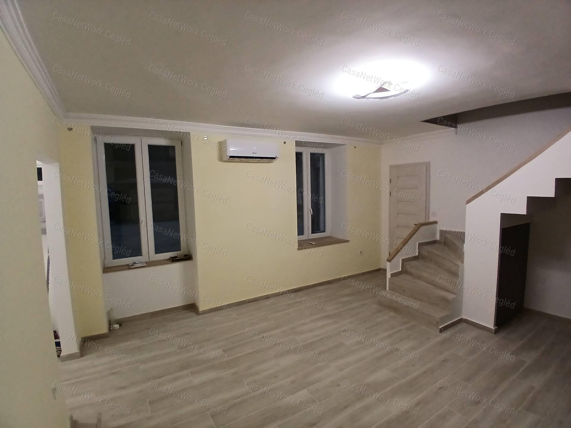 Eladó Budapesi Lipotvárosi 64 m2 tégla lakás.