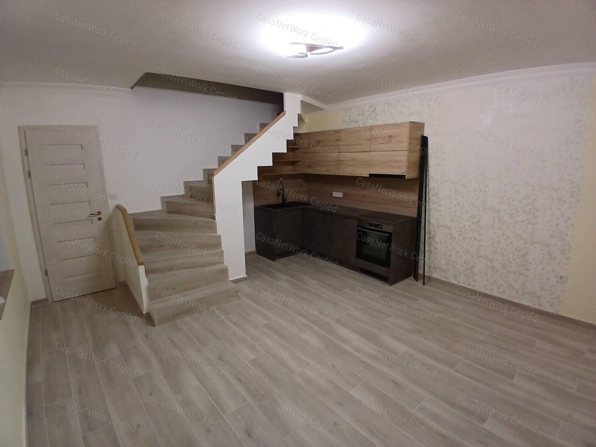 Eladó Budapesi Lipotvárosi 64 m2 tégla lakás.