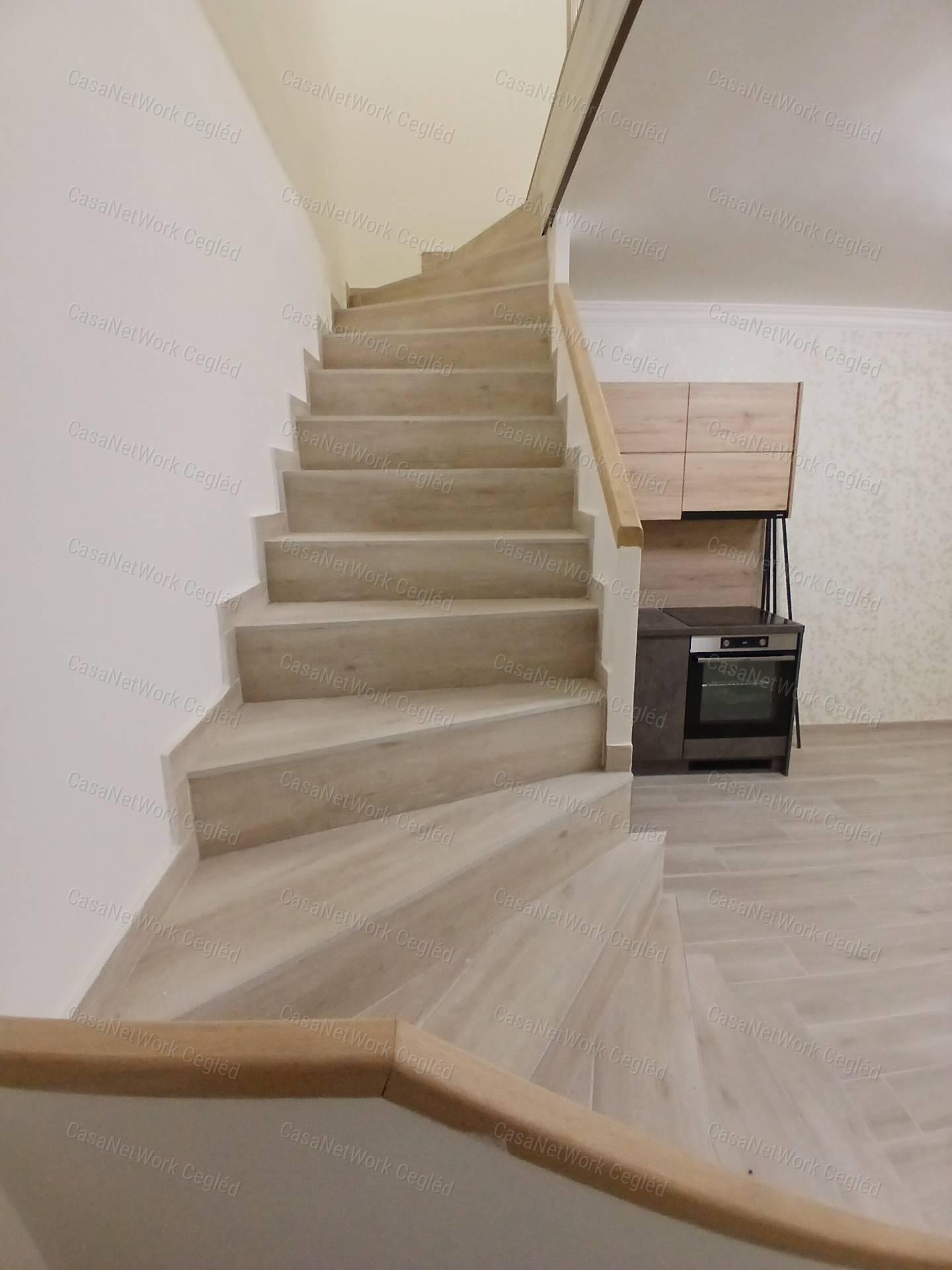 Eladó Budapesi Lipotvárosi 64 m2 tégla lakás.