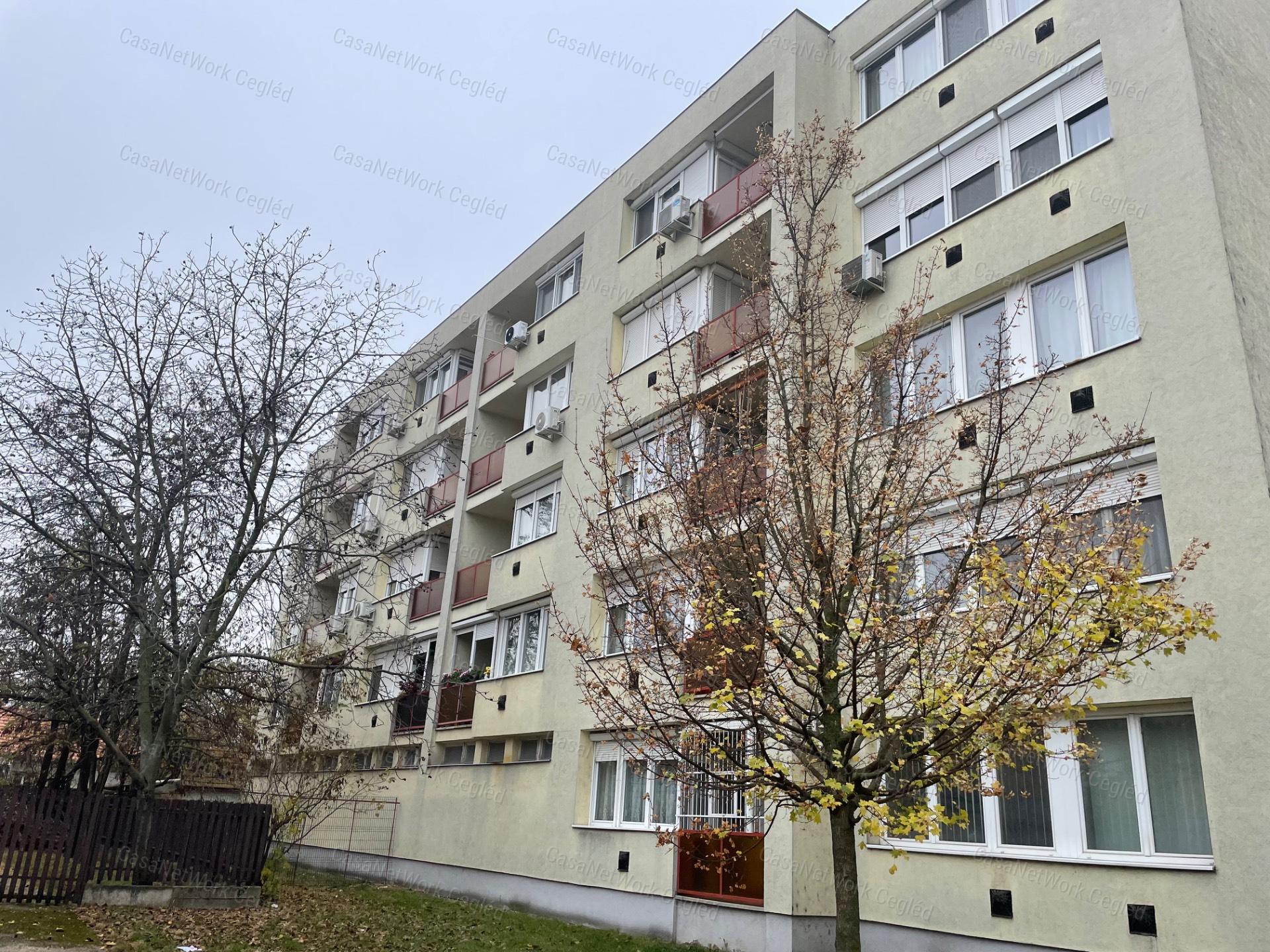 Teljeskörűen felújított 3 szobás lakás eladó!