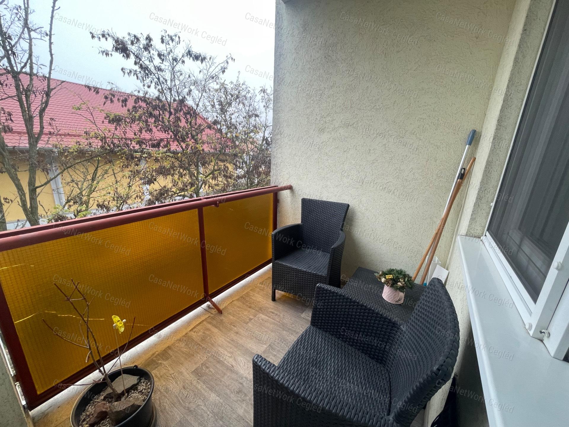 Teljeskörűen felújított 3 szobás lakás eladó!