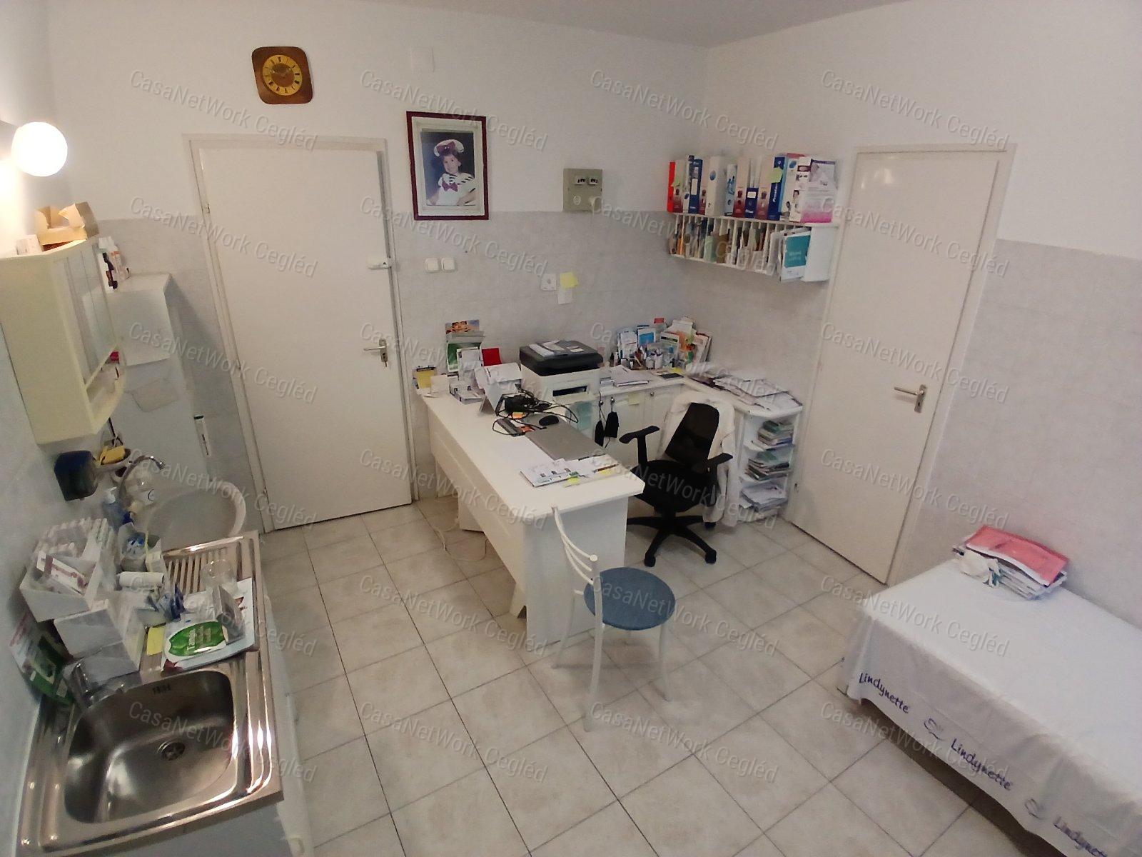 Eladó kecskemét szívében 268 m2 Családi Ház.
