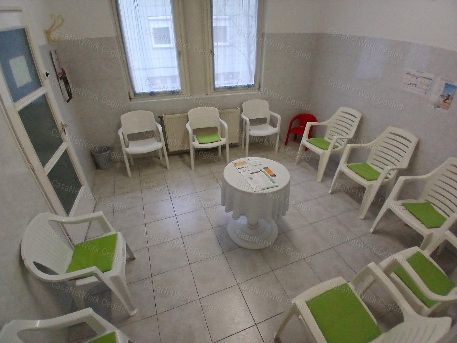 Eladó kecskemét szívében 268 m2 Családi Ház.