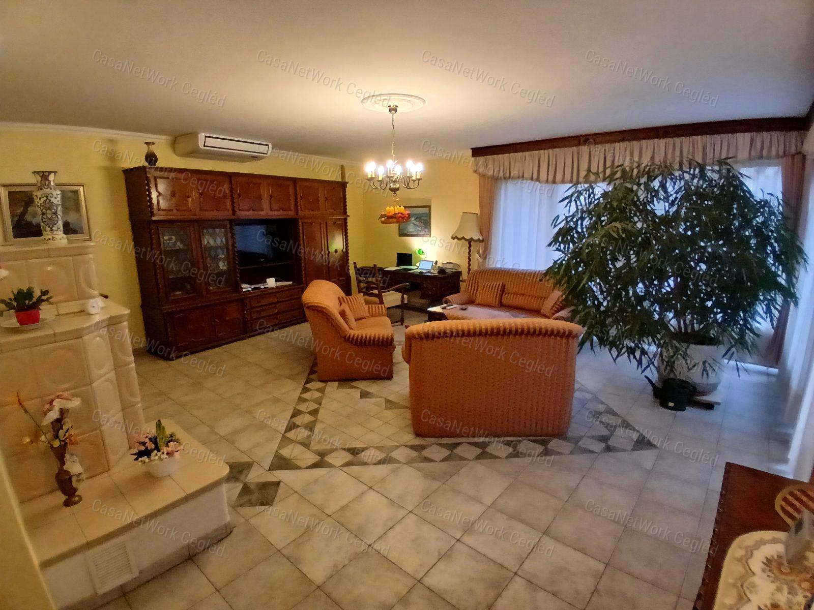 Eladó Kecskemét szívében 268 m2 Üzlethelyiség