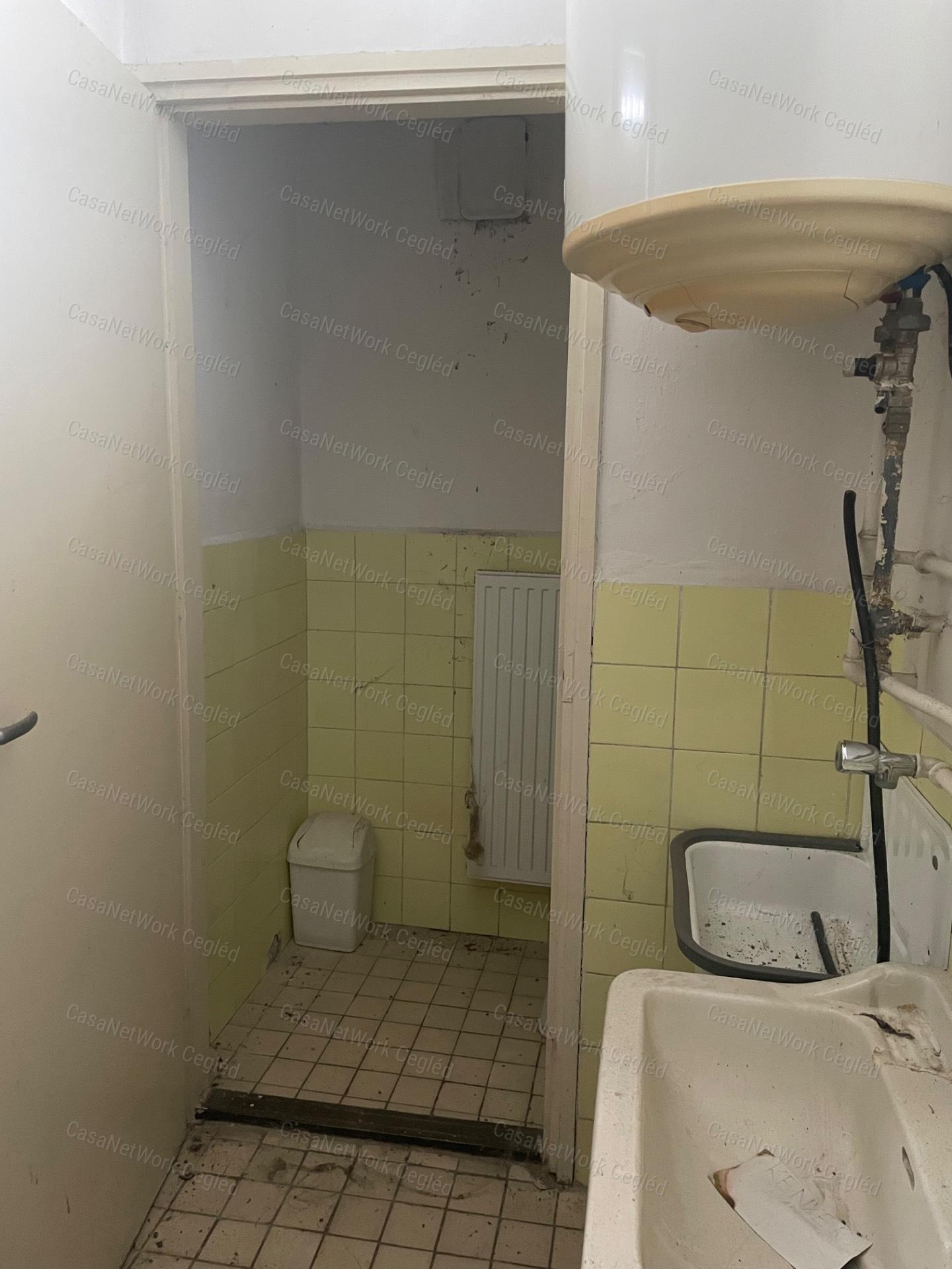 Raktározási,kereskedelmi,ipari célú tevékenységekhez ingatlan eladó