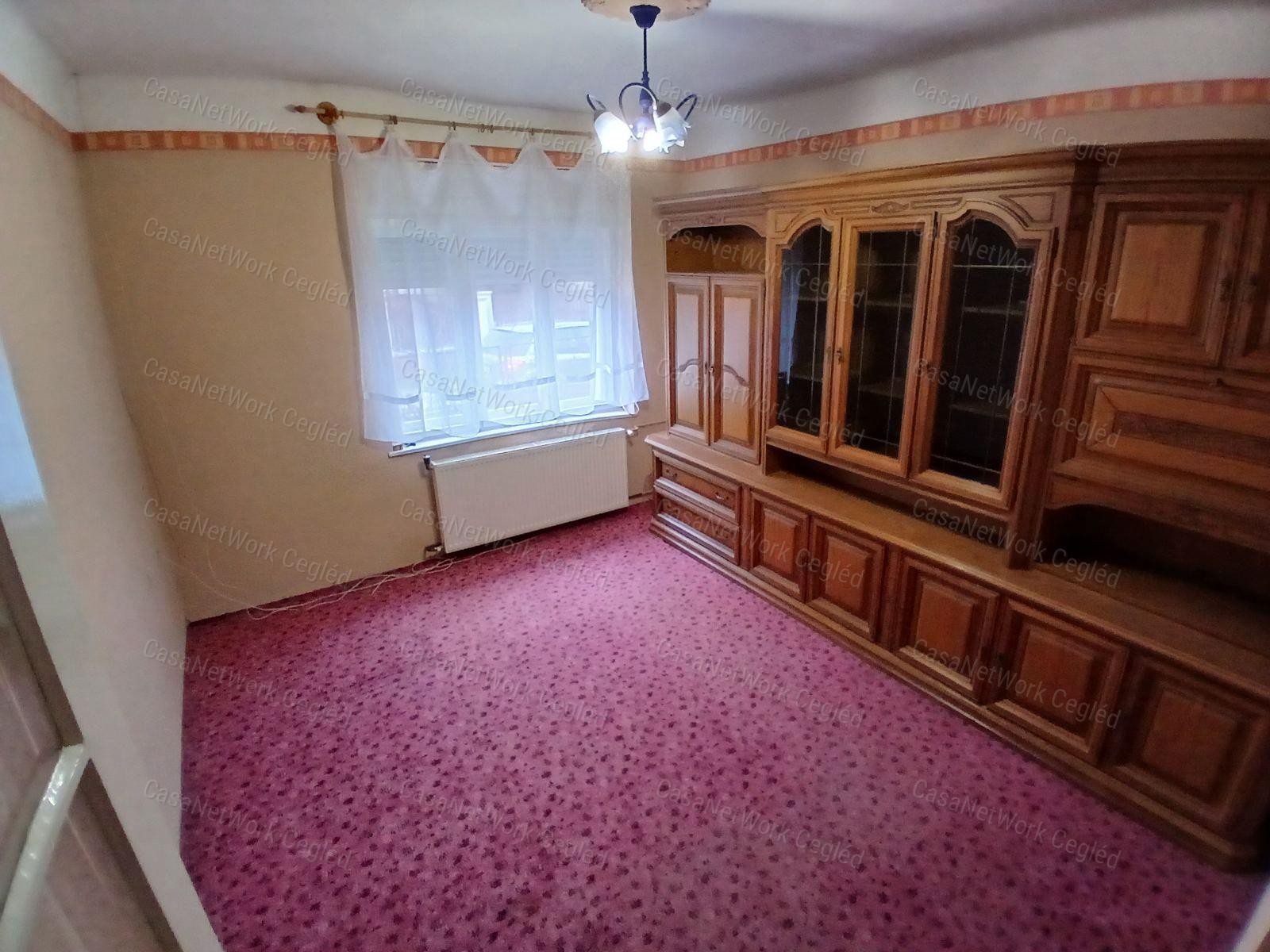 Eladó Tápiószelei 80 m2-s Családi Ház