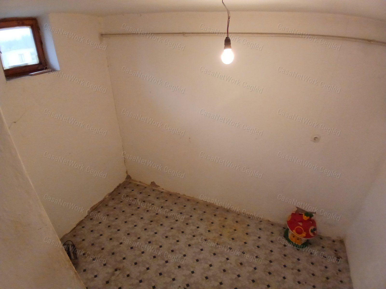 Eladó Tápiószelei 80 m2-s Családi Ház
