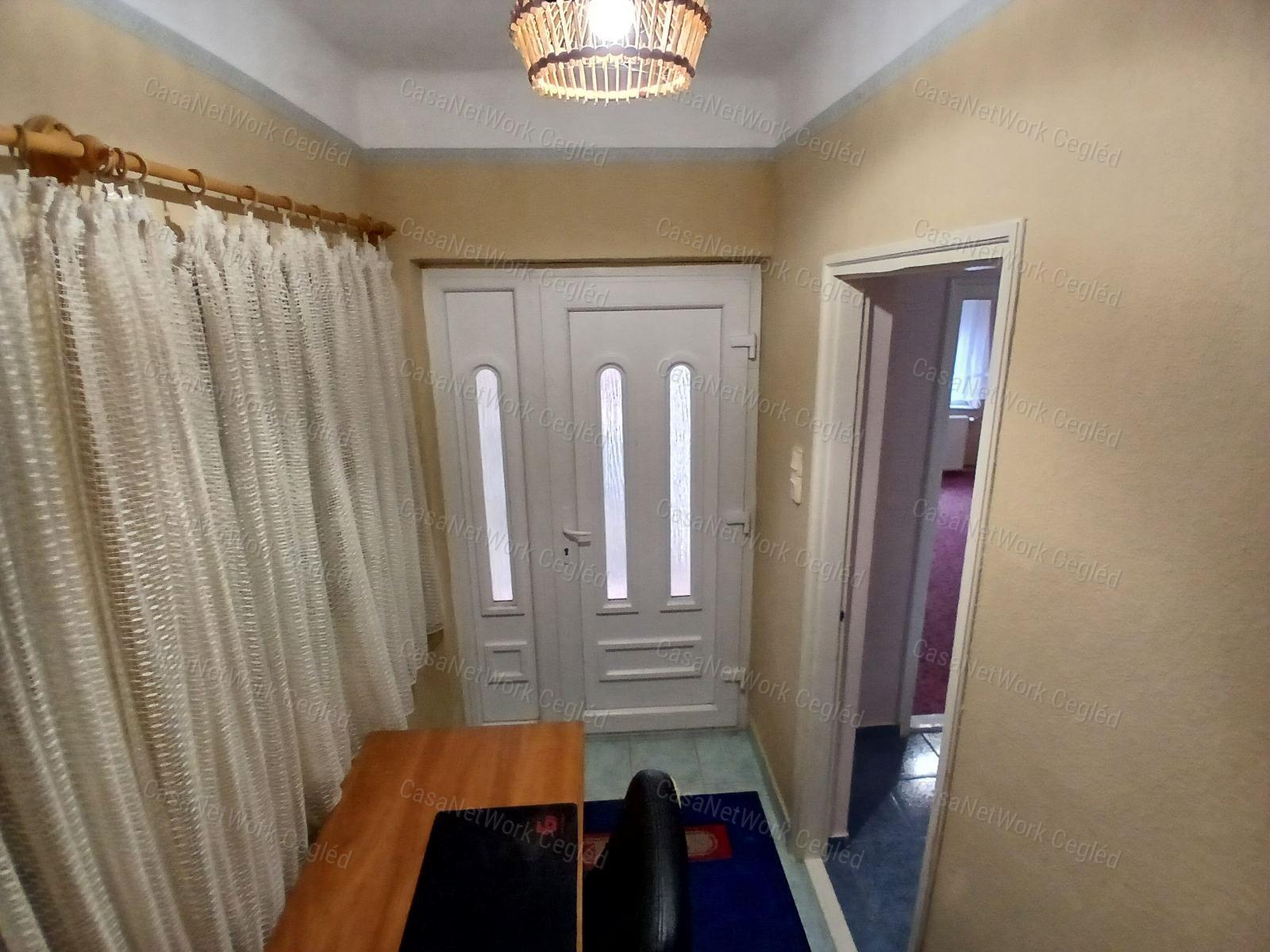 Eladó Tápiószelei 80 m2-s Családi Ház