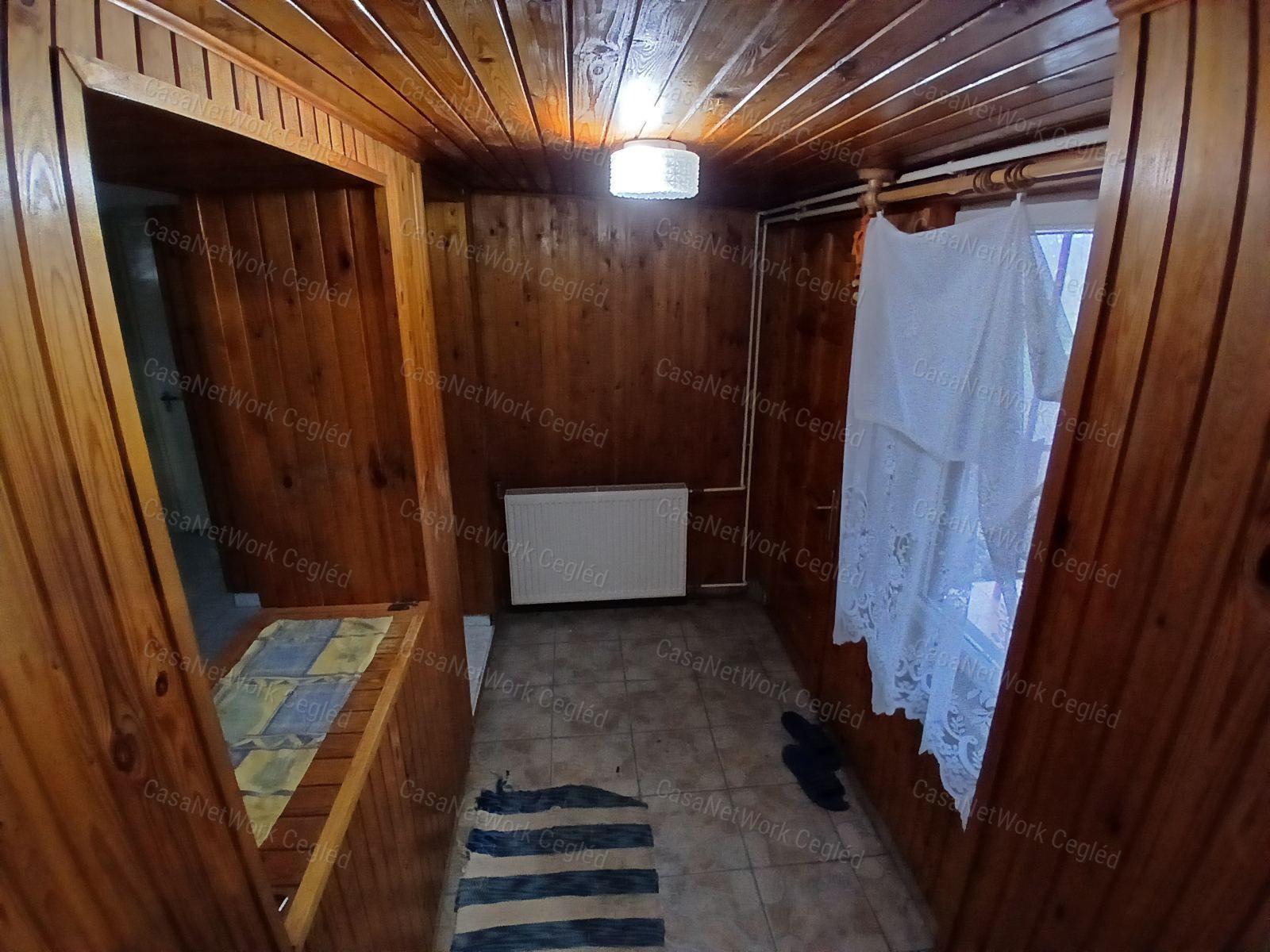 Eladó Tápiószelei 80 m2-s Családi Ház