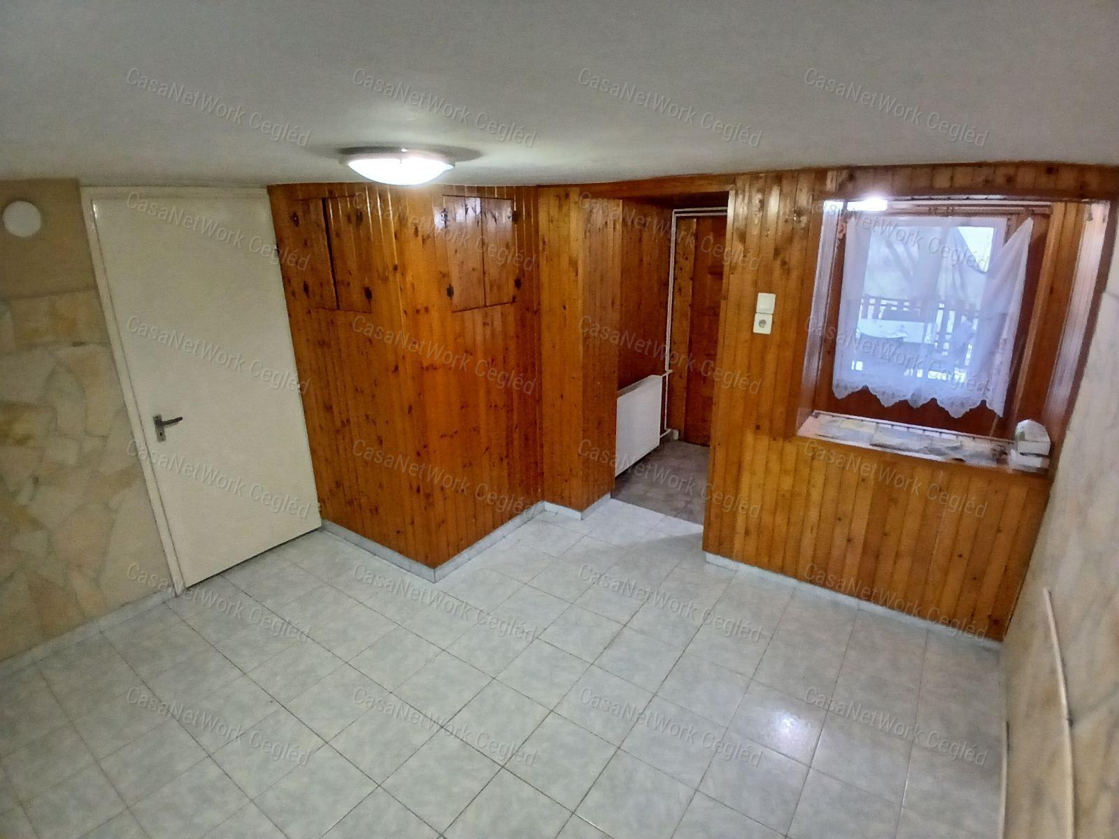 Eladó Tápiószelei 80 m2-s Családi Ház