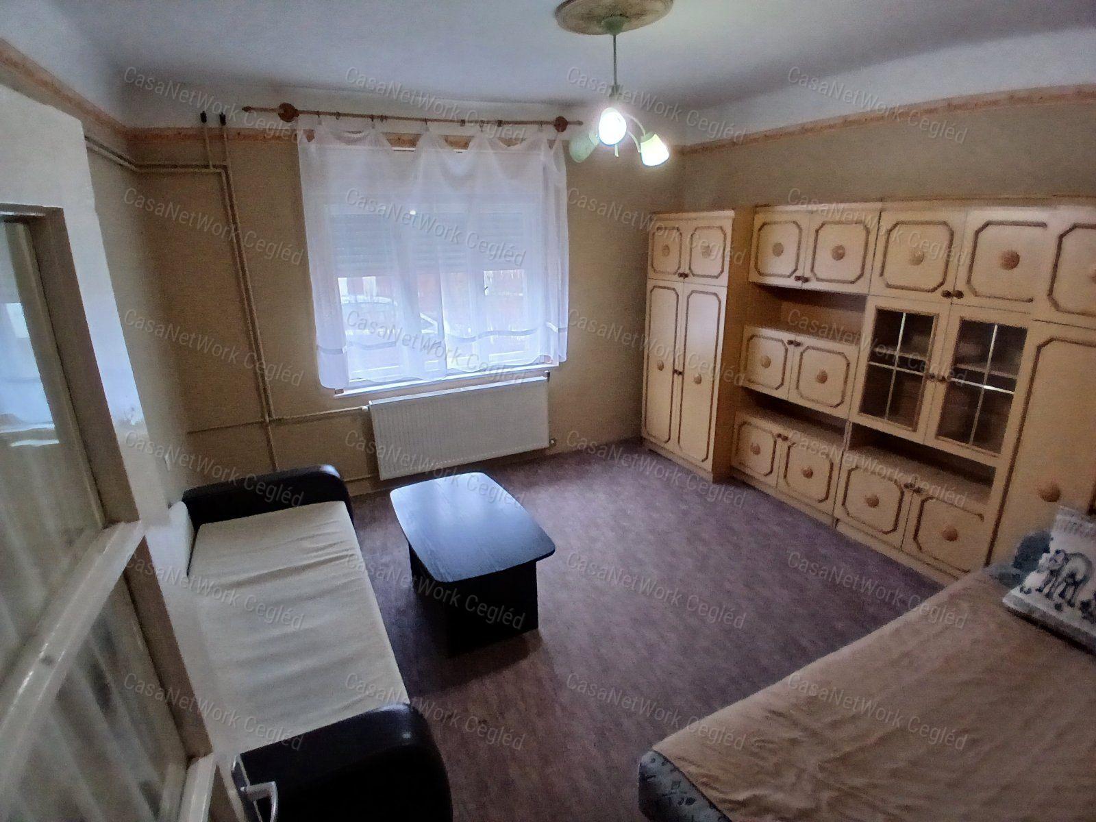 Eladó Tápiószelei 80 m2-s Családi Ház