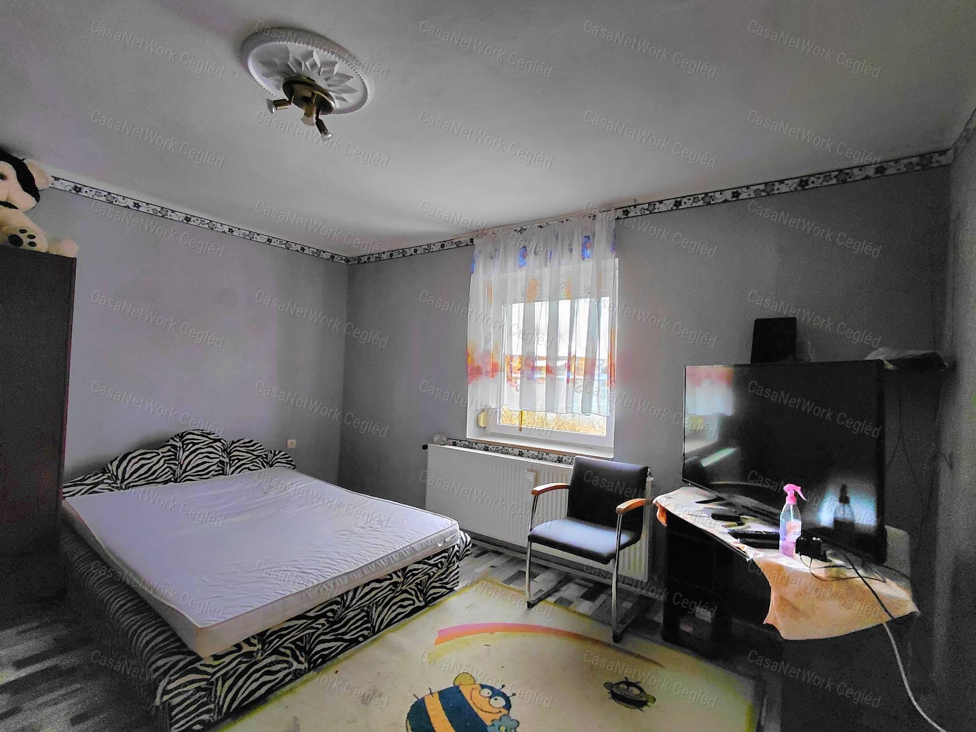 Eladó Lakóház Cegléd