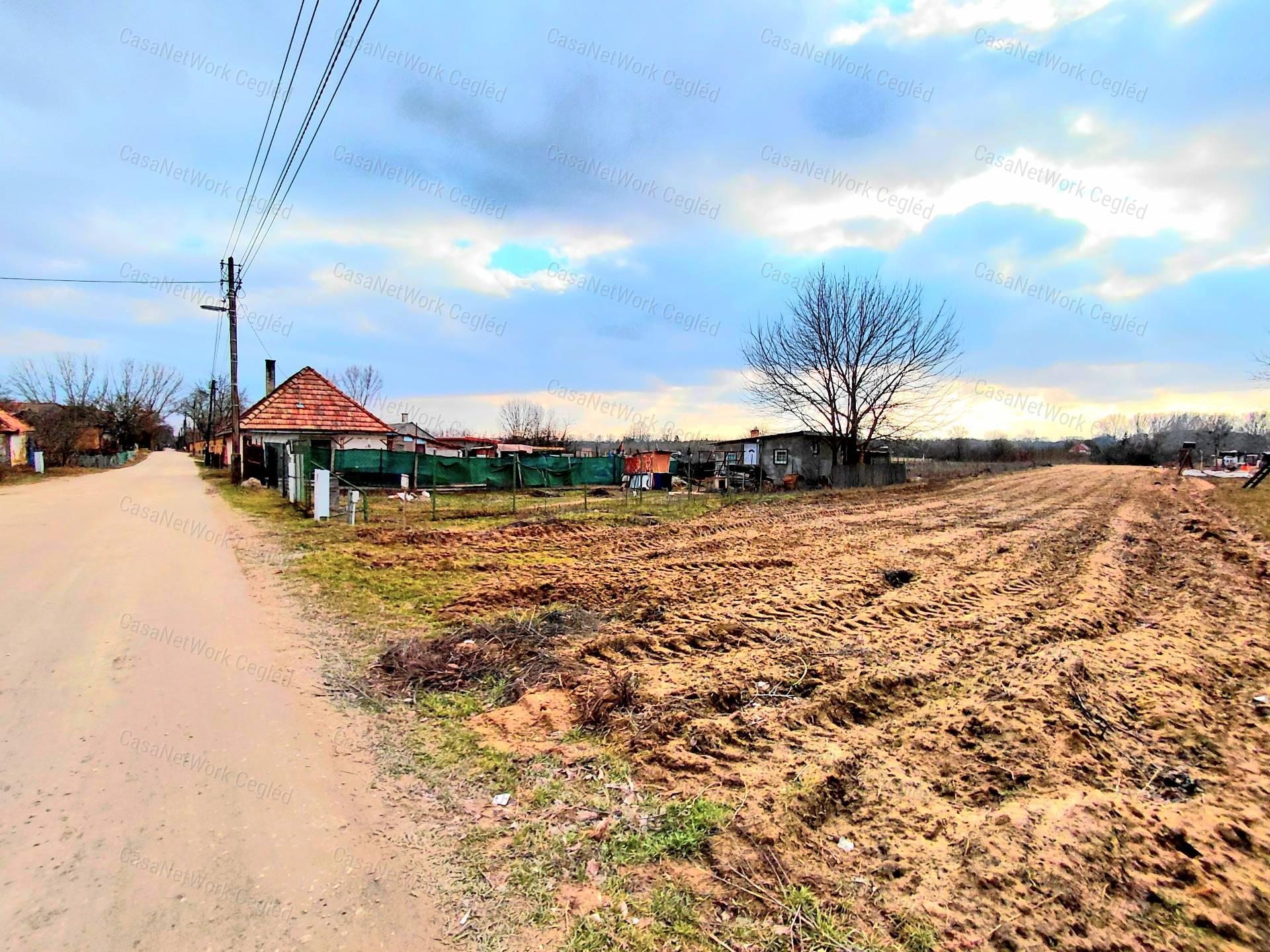 Eladó Zártkert Pilisen