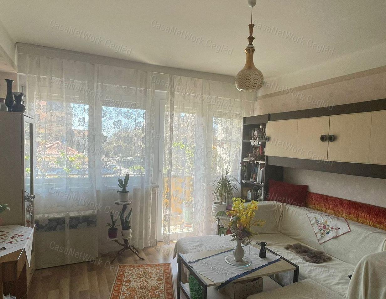 Eladó Cegléd szívében 70 m2 Téglalakás