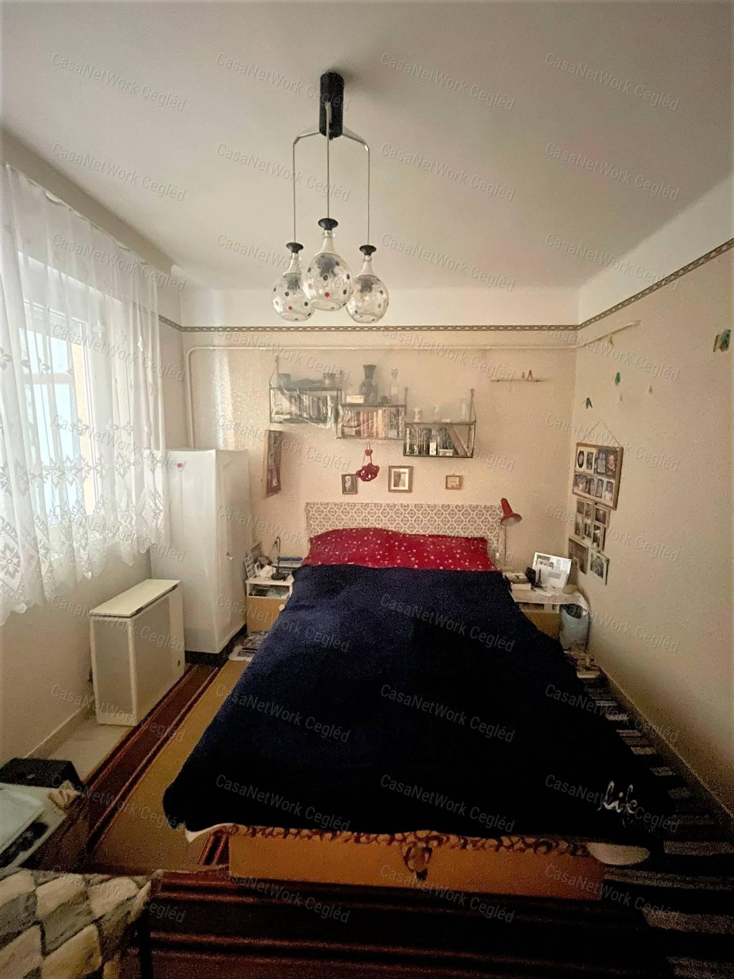 Eladó Cegléd szívében 70 m2 Téglalakás