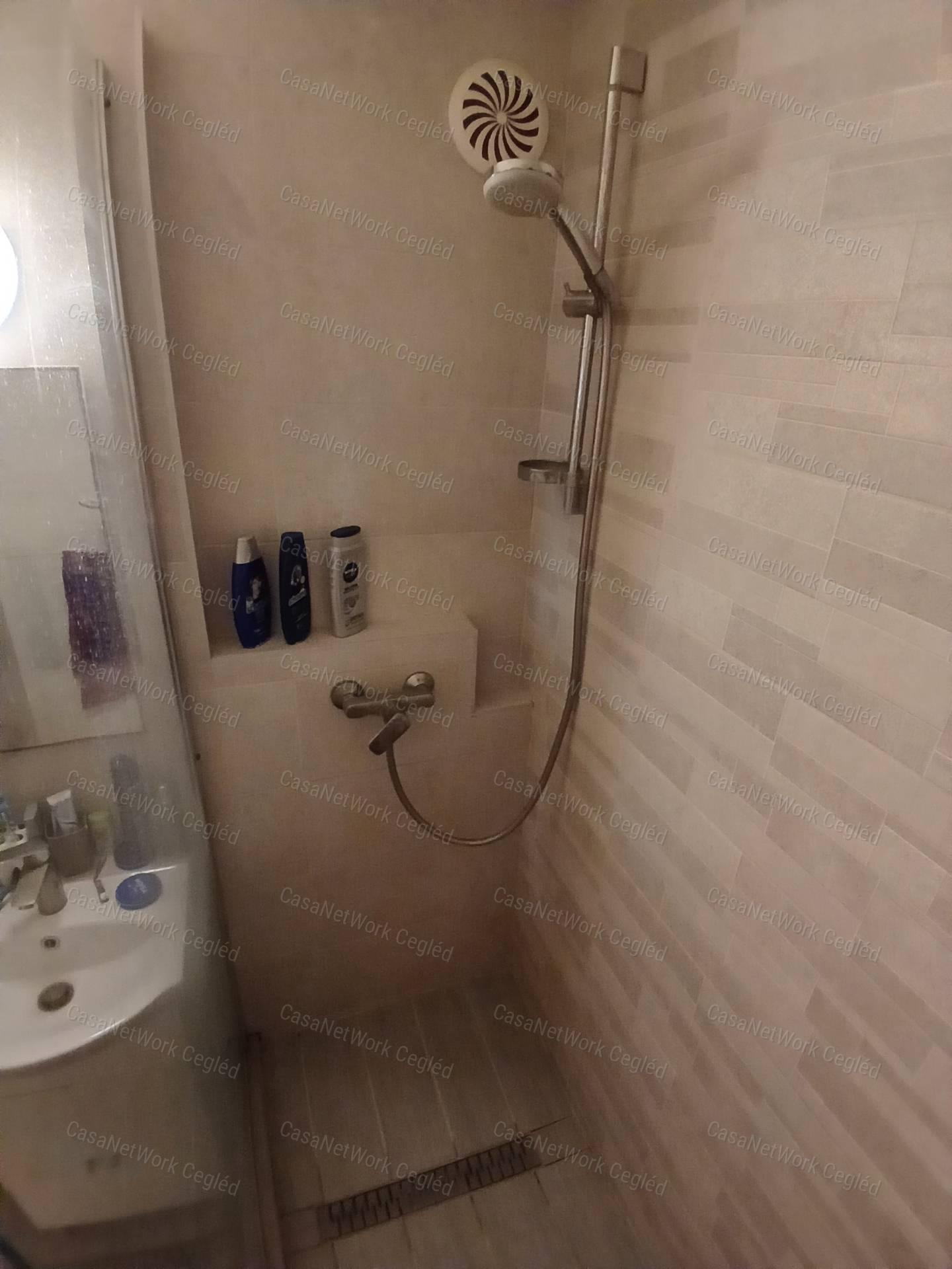 Eladó Ceglédi 55 m2 Panel Lakás.