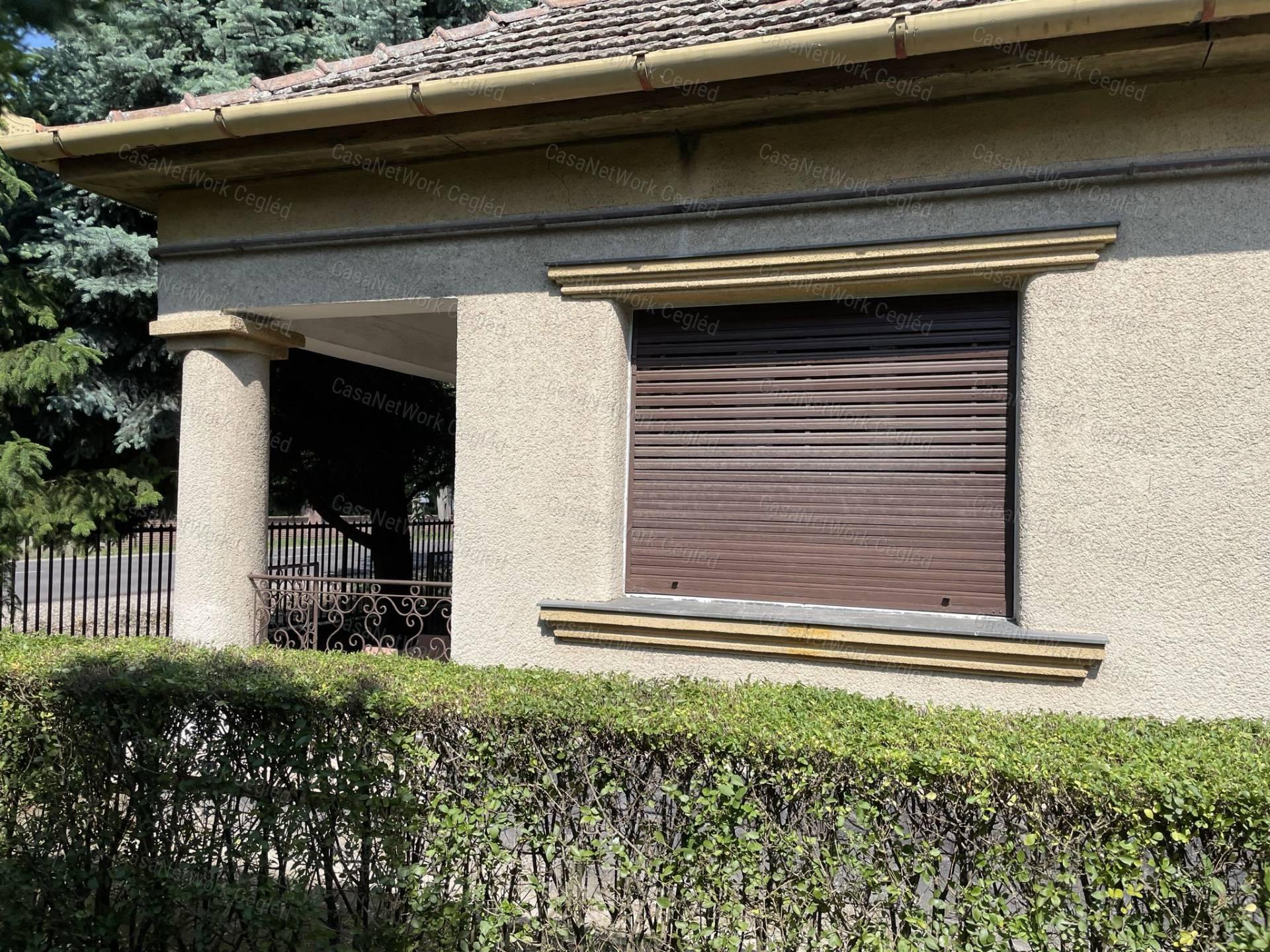 ELADÓ 65 m2 CSALÁDI HÁZ ABONYBAN