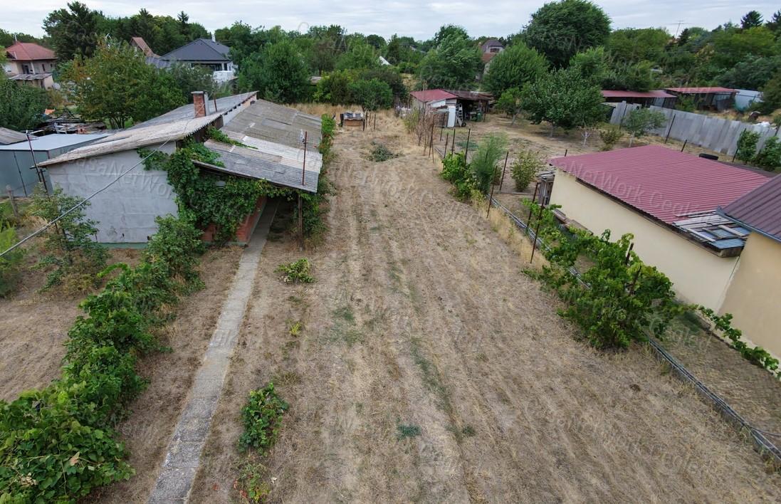 Eladó zártkerti ingatlan Cegléden – Öregszőlőben!
