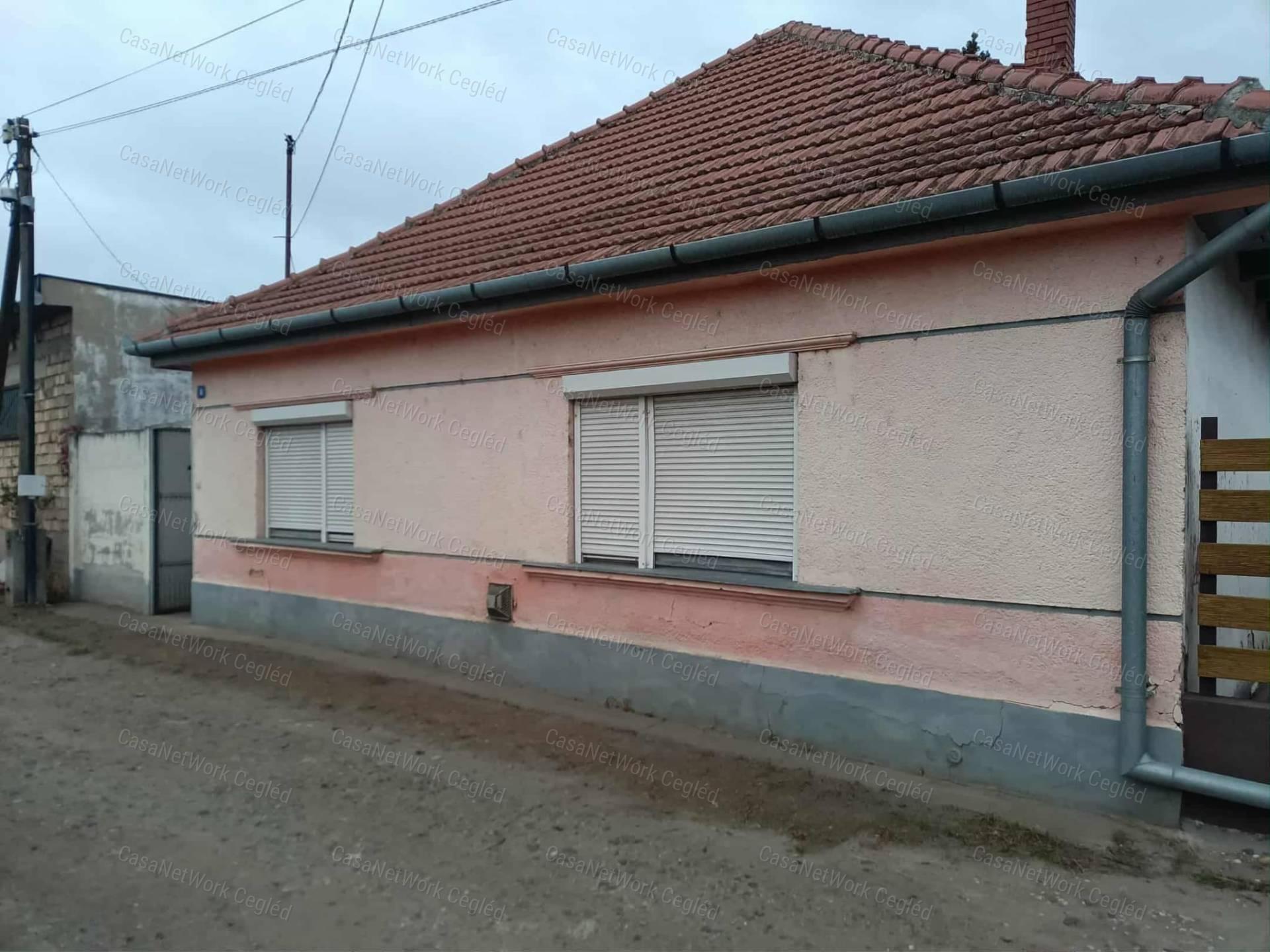 Eladó családi ház